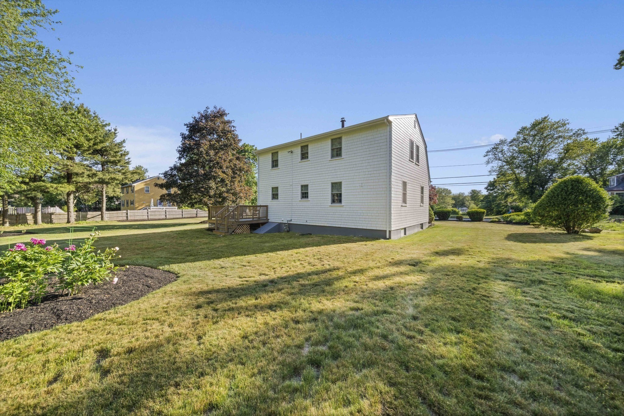 535 Whiting St Property Photo 3