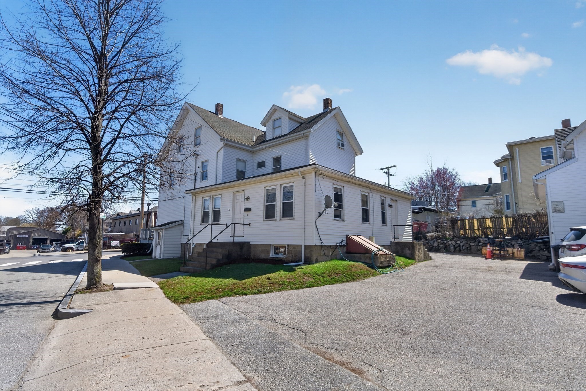 227-229 Newton Street Property Photo 9