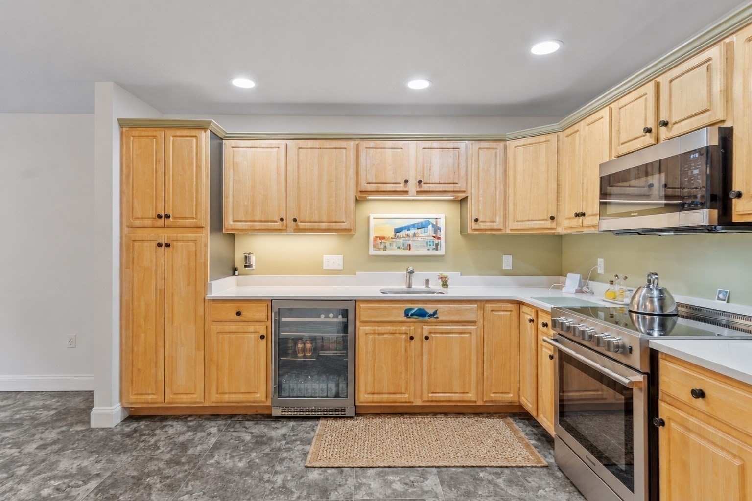 135 Beach Road # B207 Property Photo 5