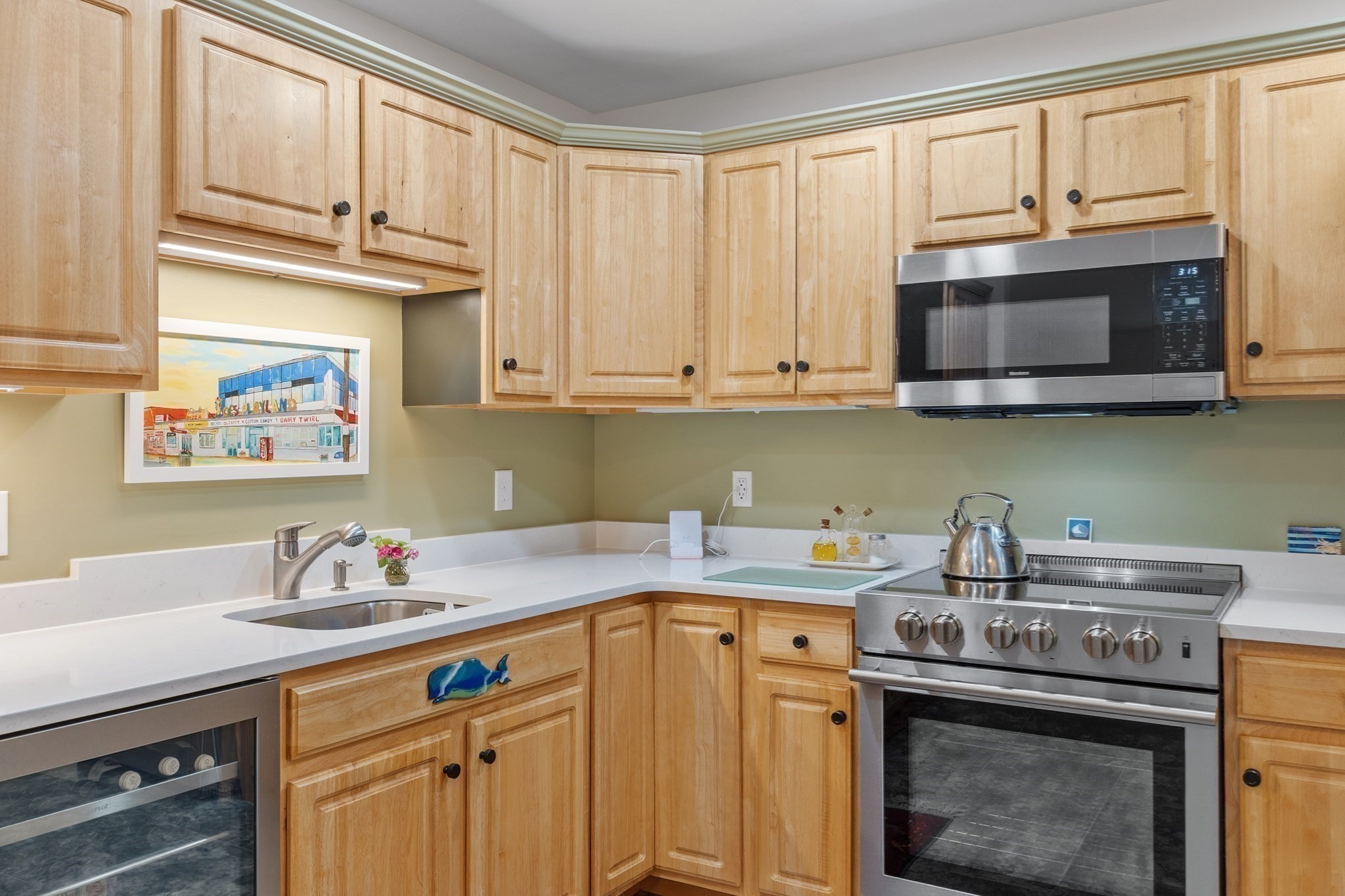 135 Beach Road # B207 Property Photo 8
