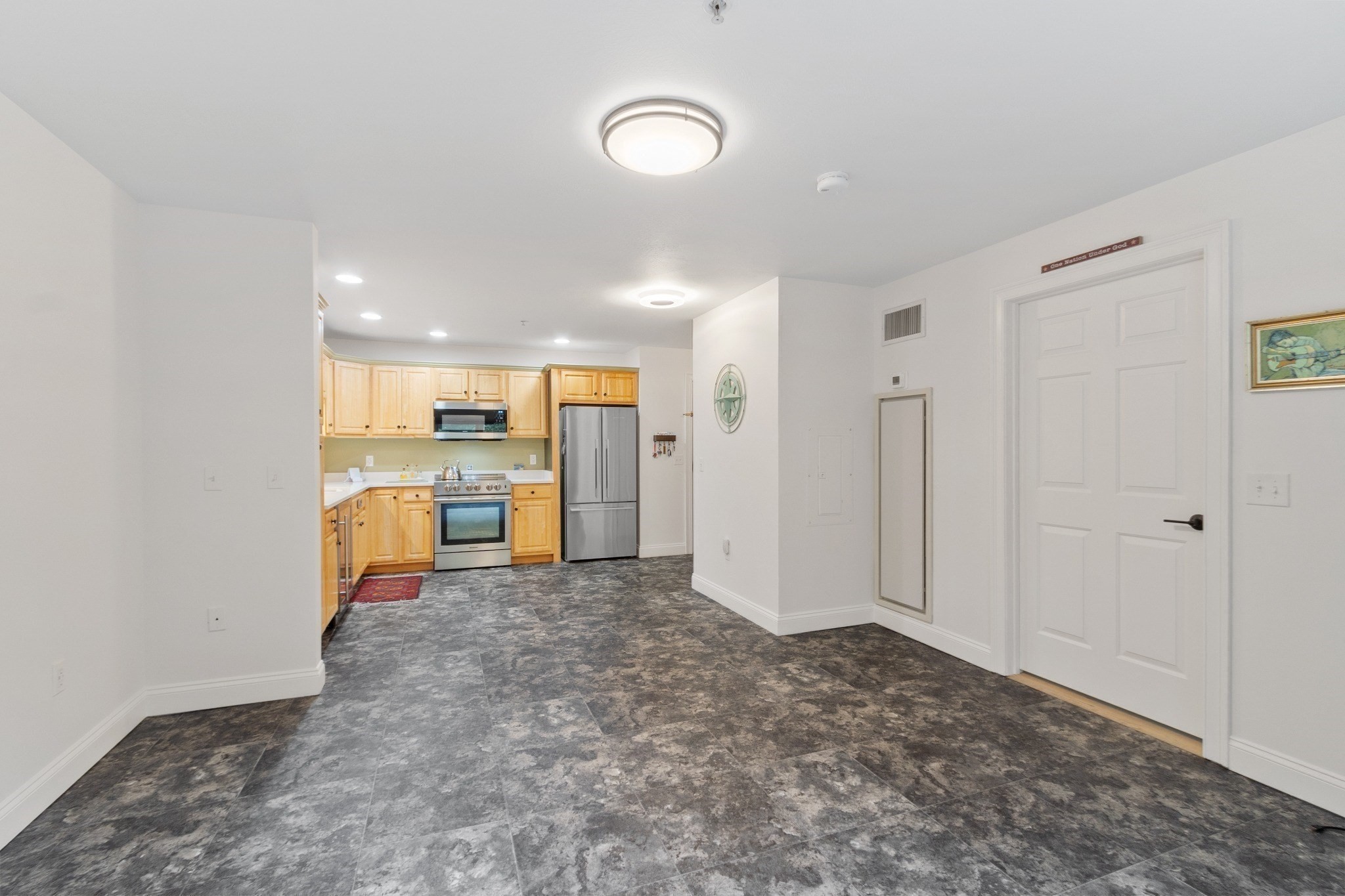 135 Beach Road # B207 Property Photo 14