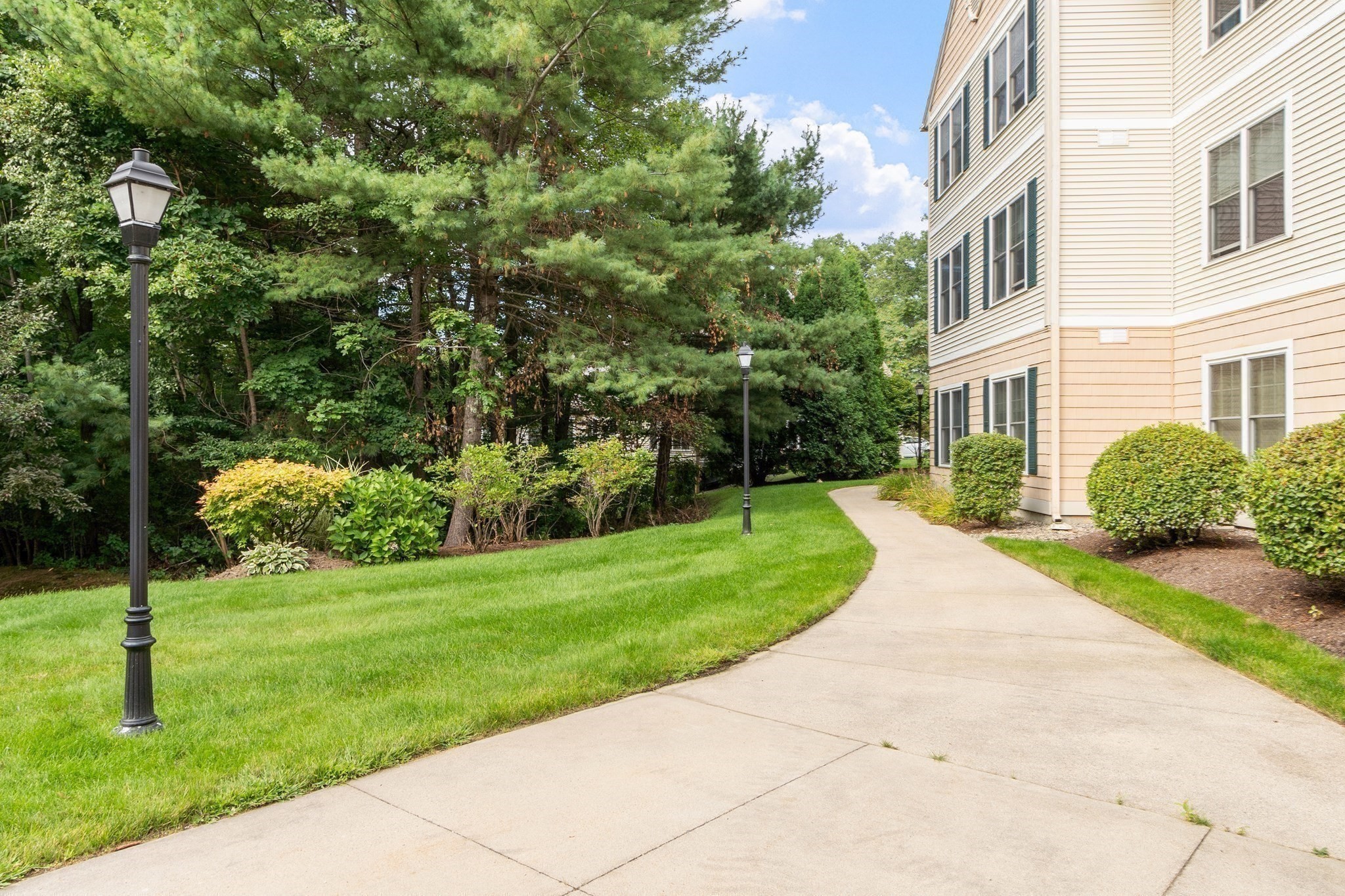 135 Beach Road # B207 Property Photo 33