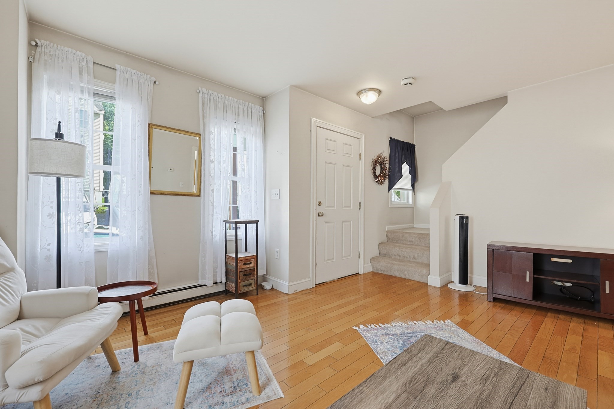 474 Plantation St Property Photo 6