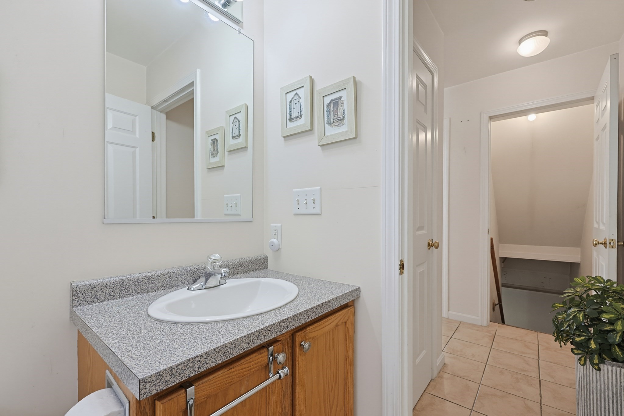 474 Plantation St Property Photo 13