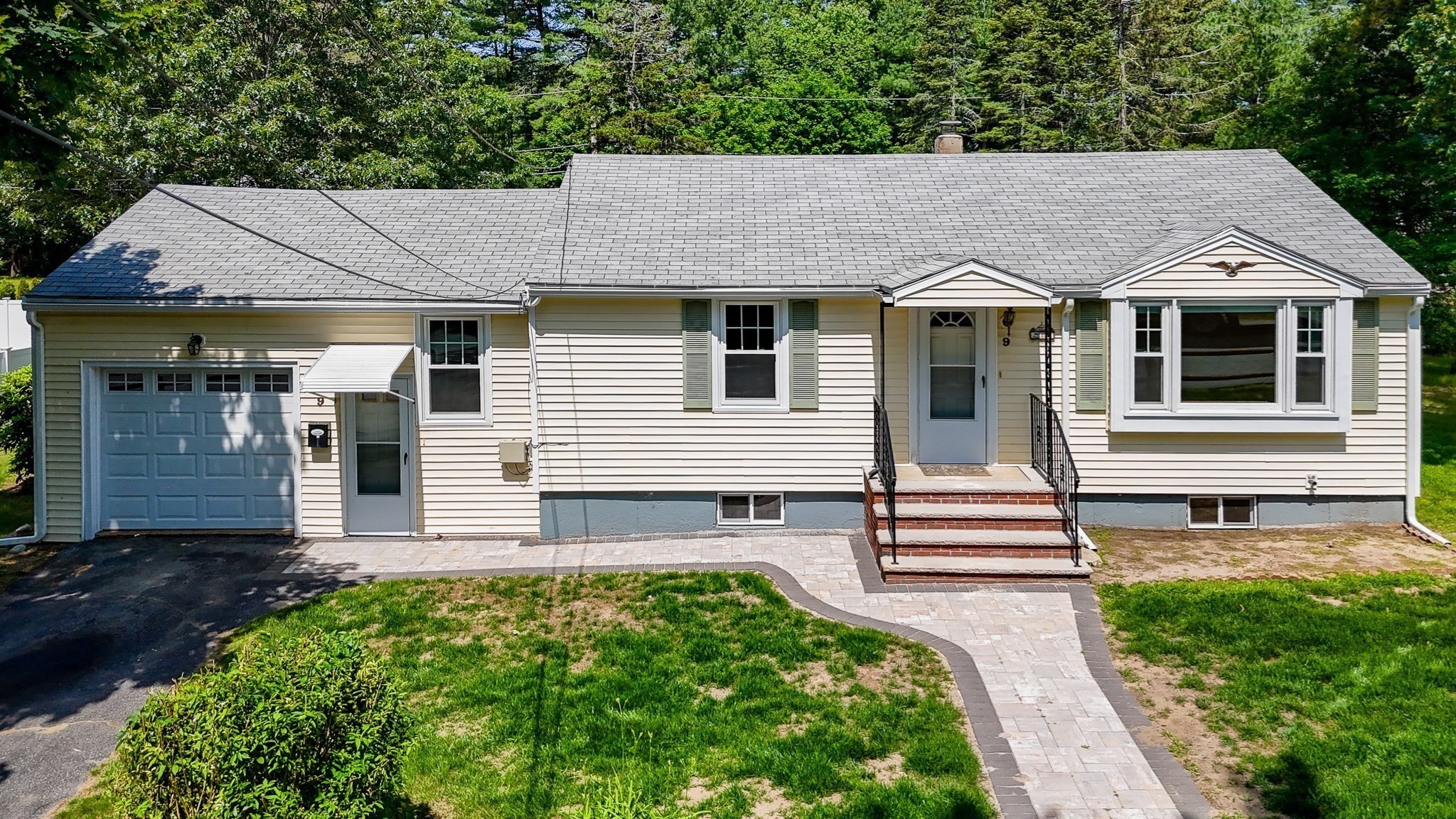 9 Hinckley Rd Property Photo 1