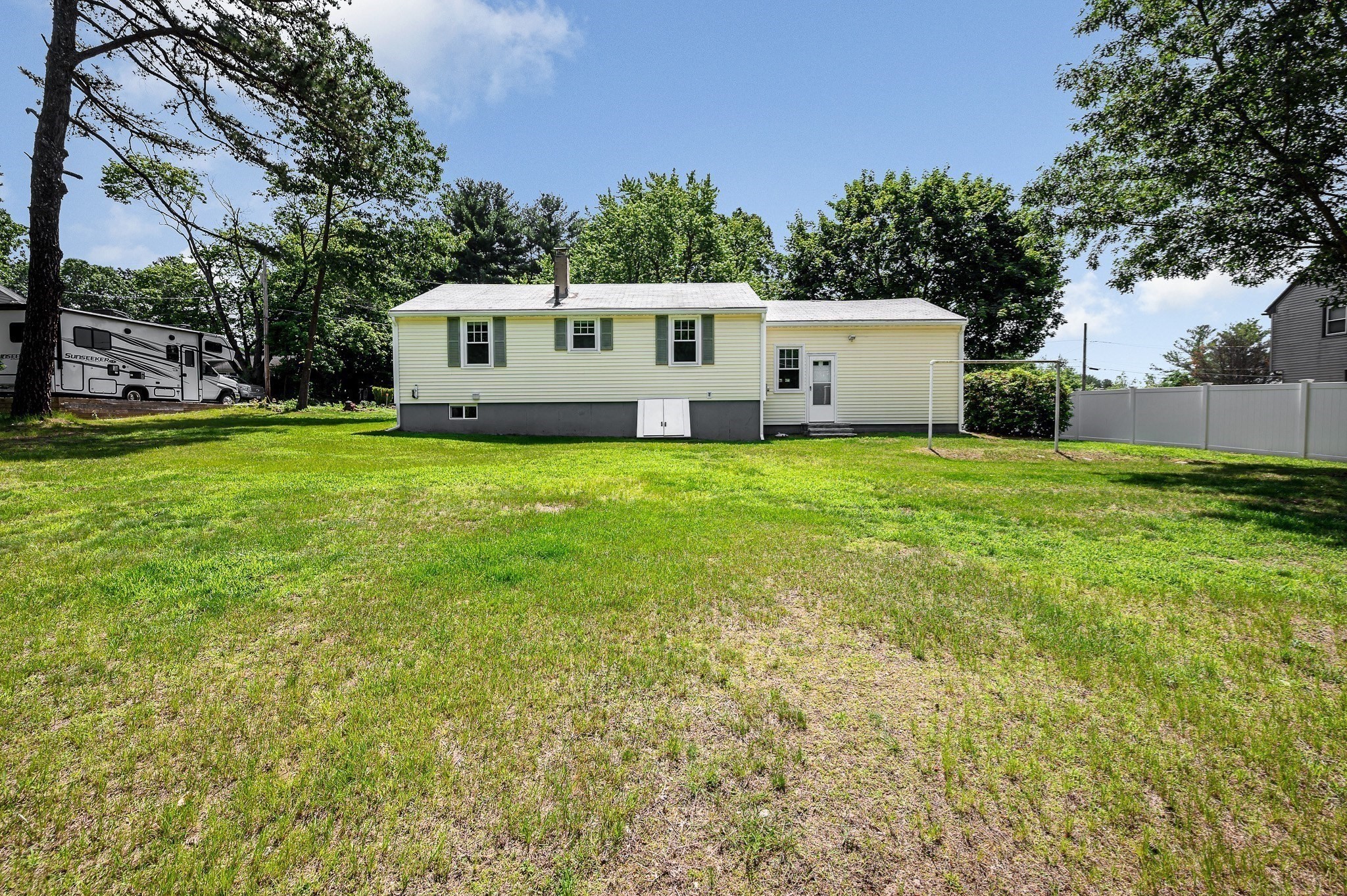 9 Hinckley Rd Property Photo 16
