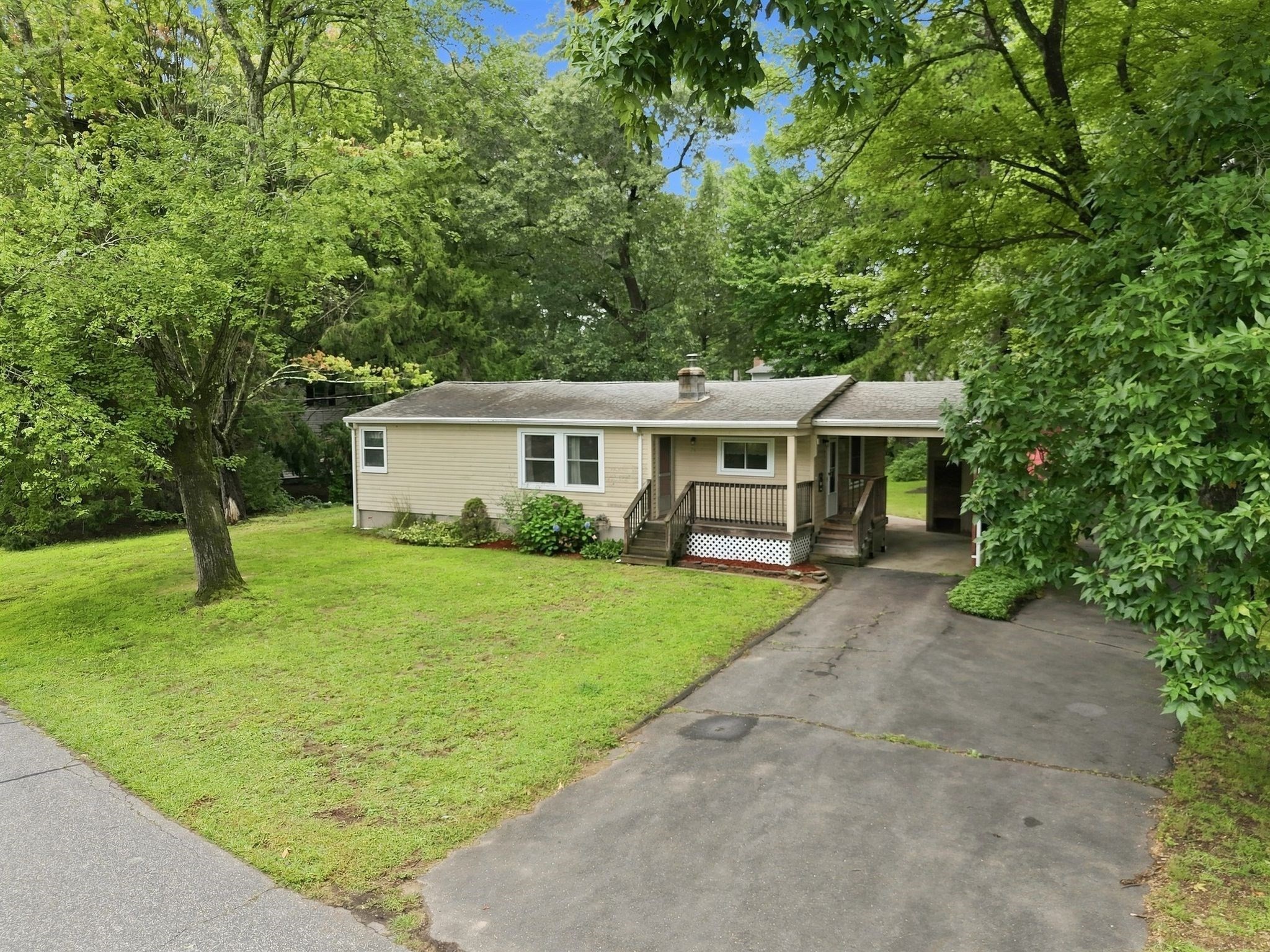 36 Silver Lake Dr Property Photo 1