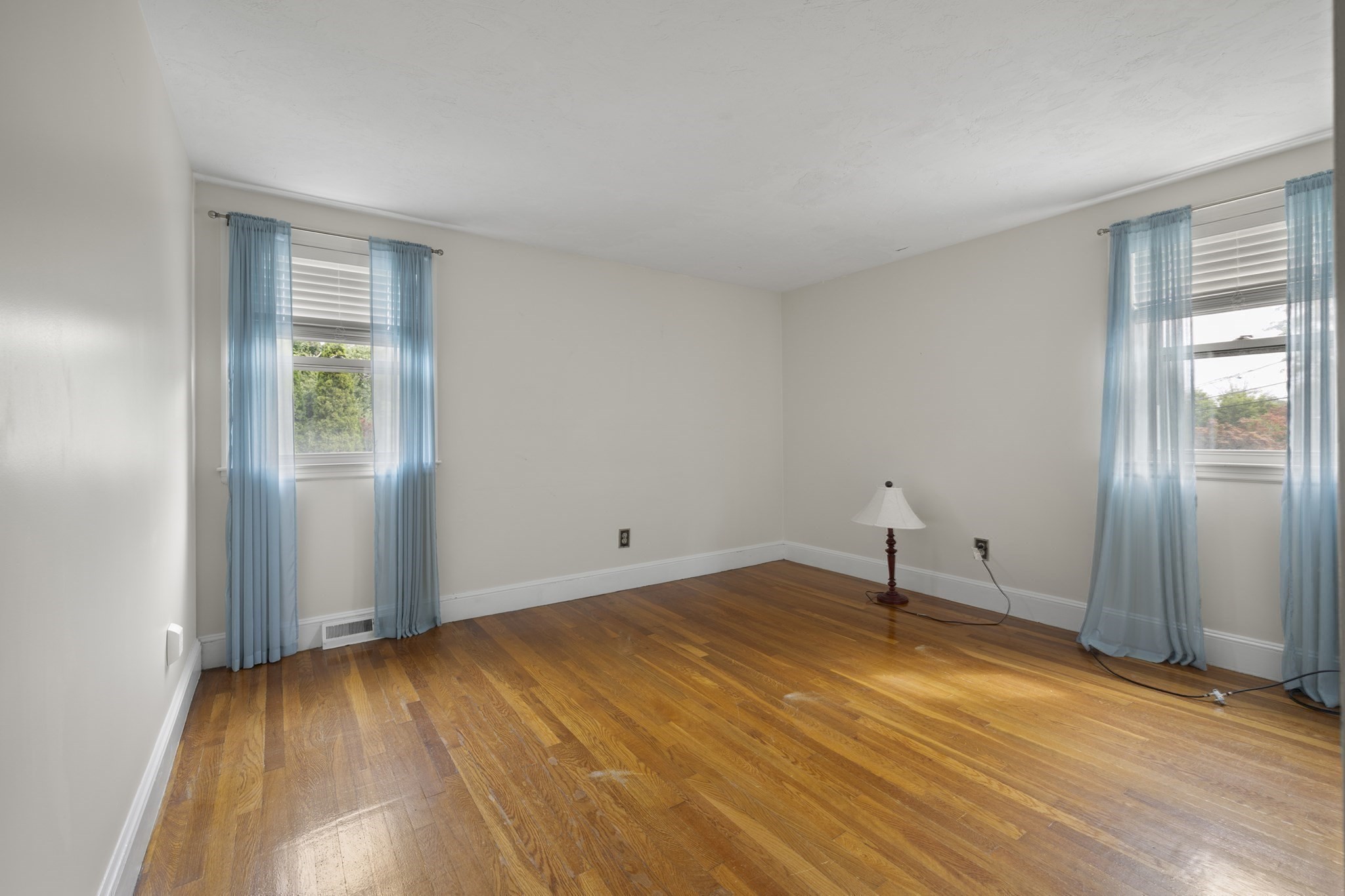 8 Russell Road Property Photo 11