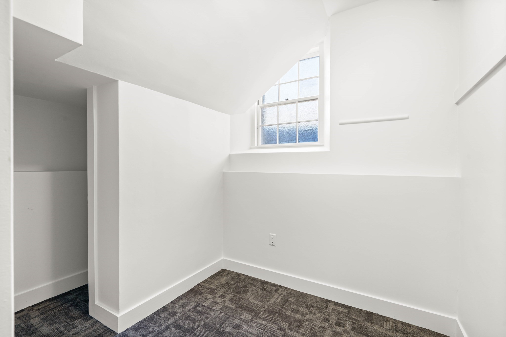27 Lang Street # 27 Property Photo 28
