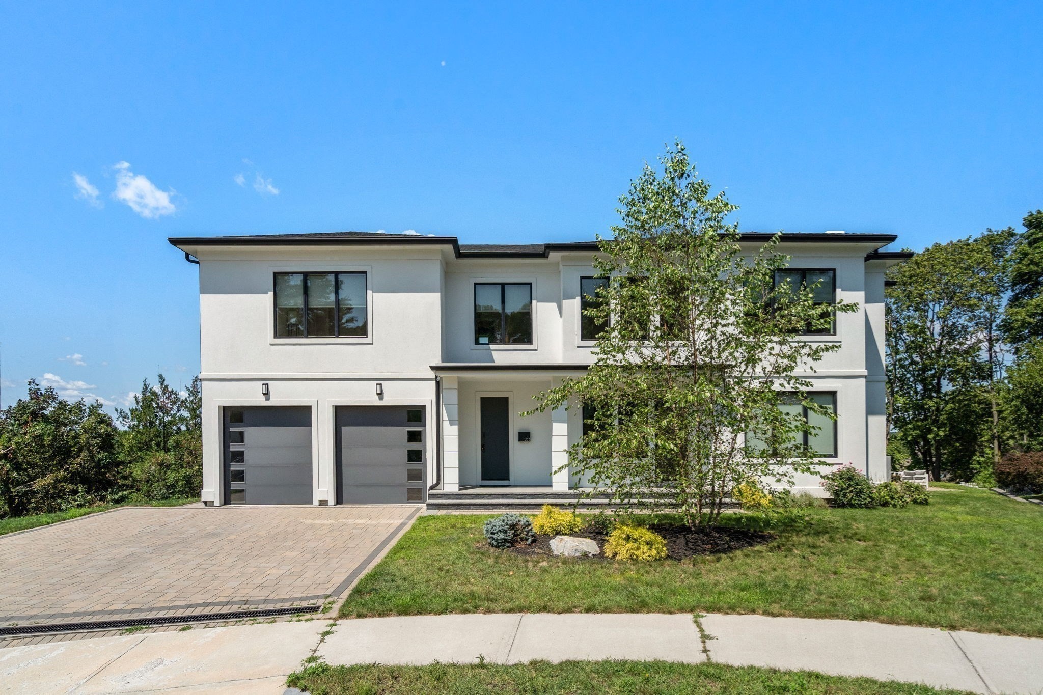 20 Peach Tree Lane Property Photo 3