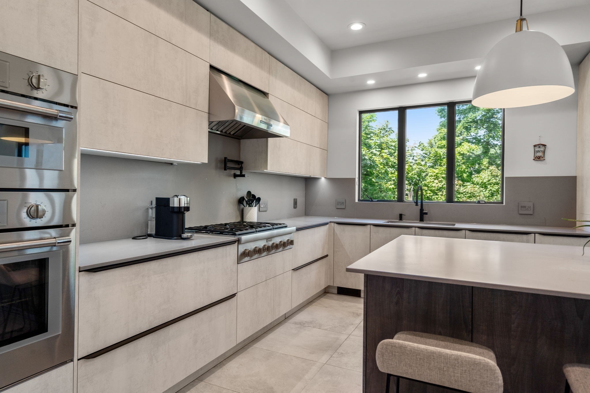20 Peach Tree Lane Property Photo 10