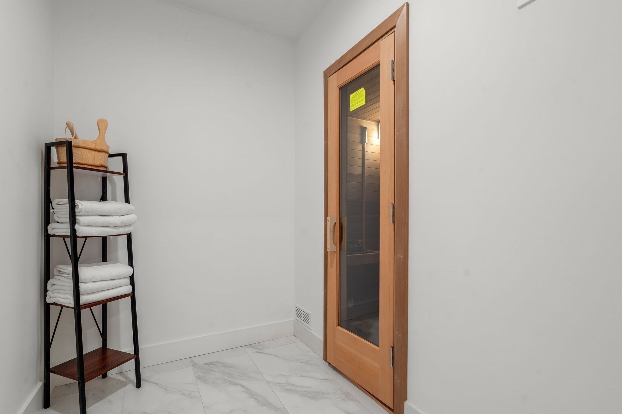 20 Peach Tree Lane Property Photo 34