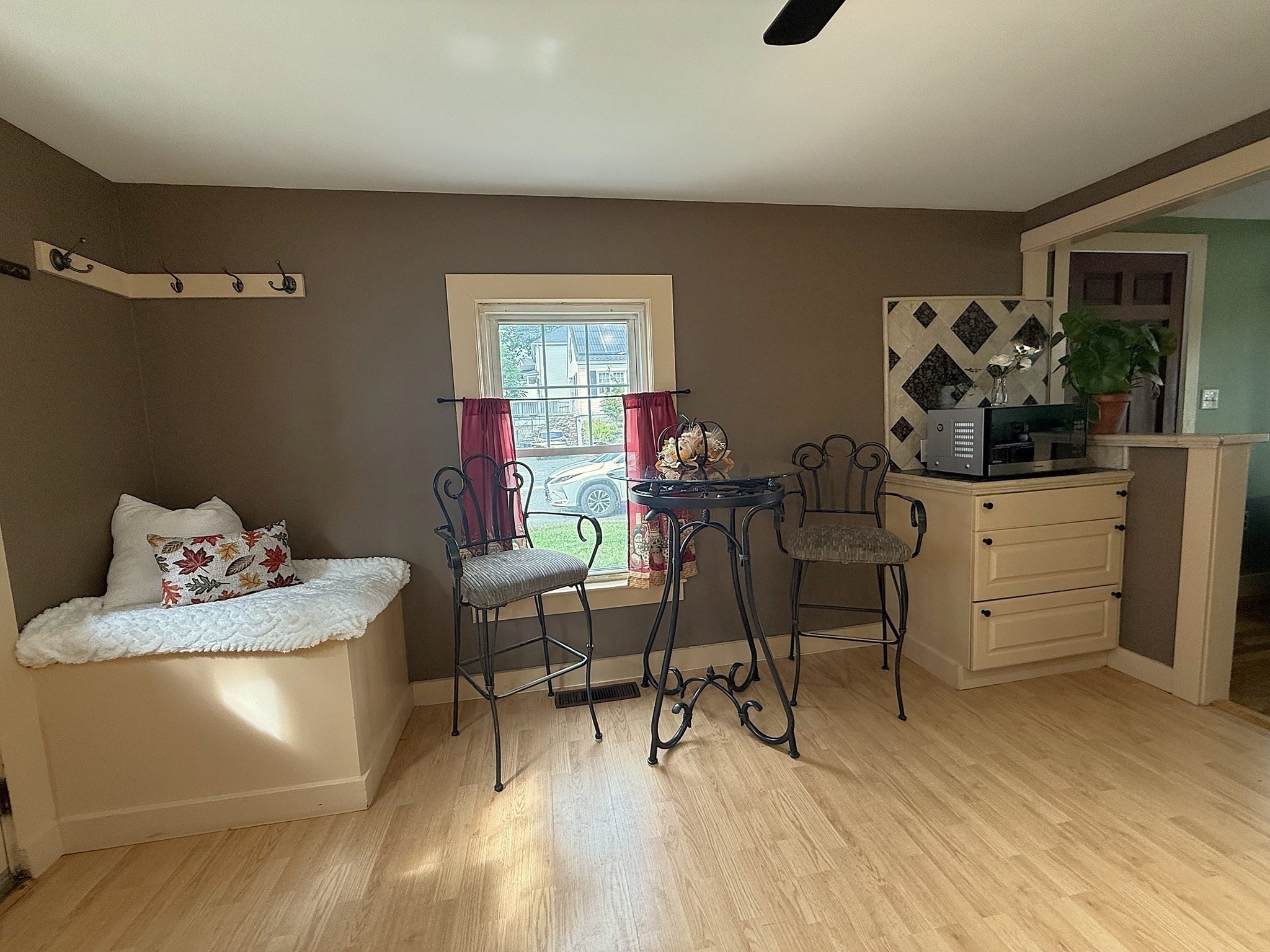 282 Boutelle St Property Photo 8