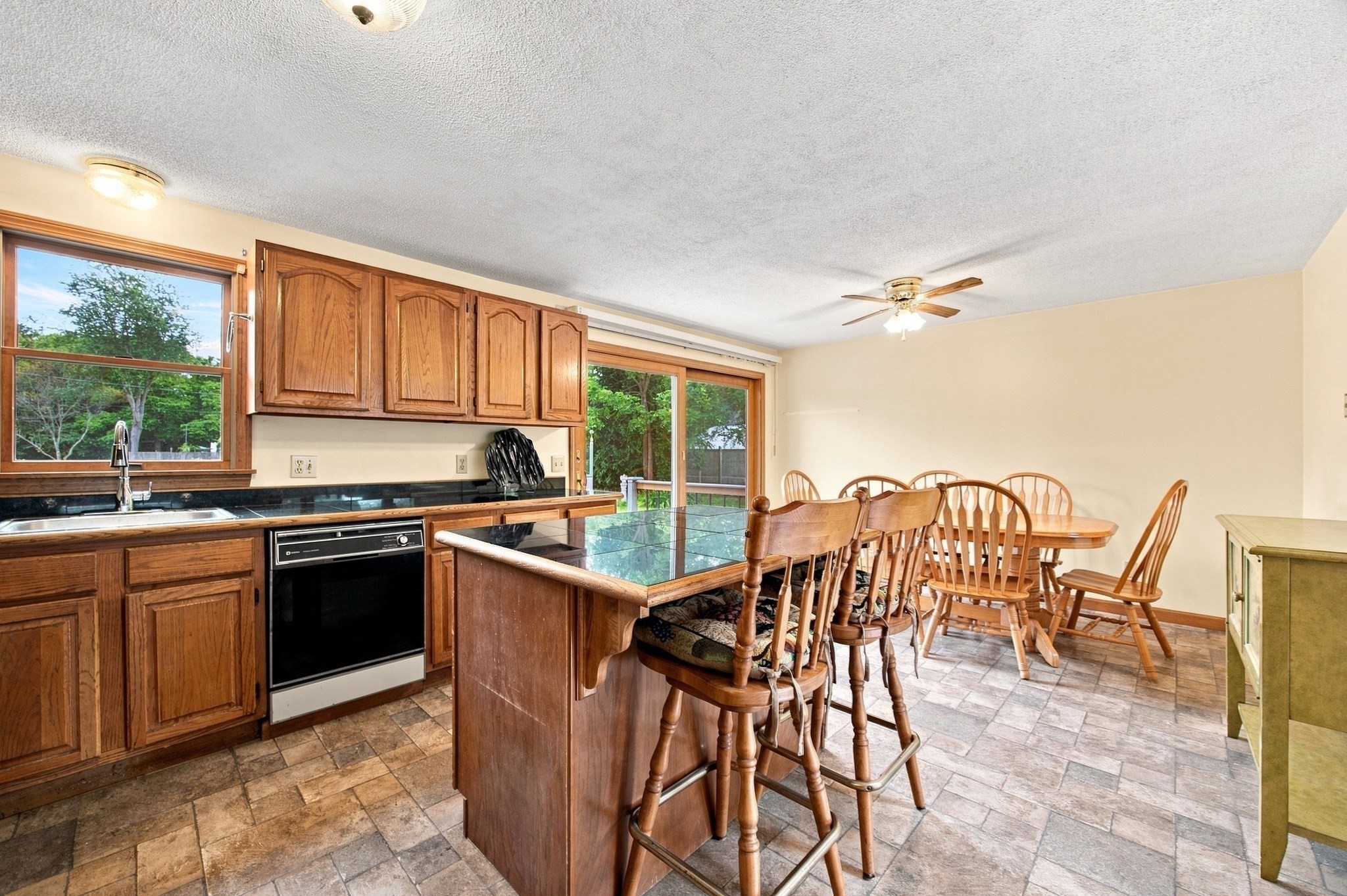 10 Mountianview Street Property Photo 6