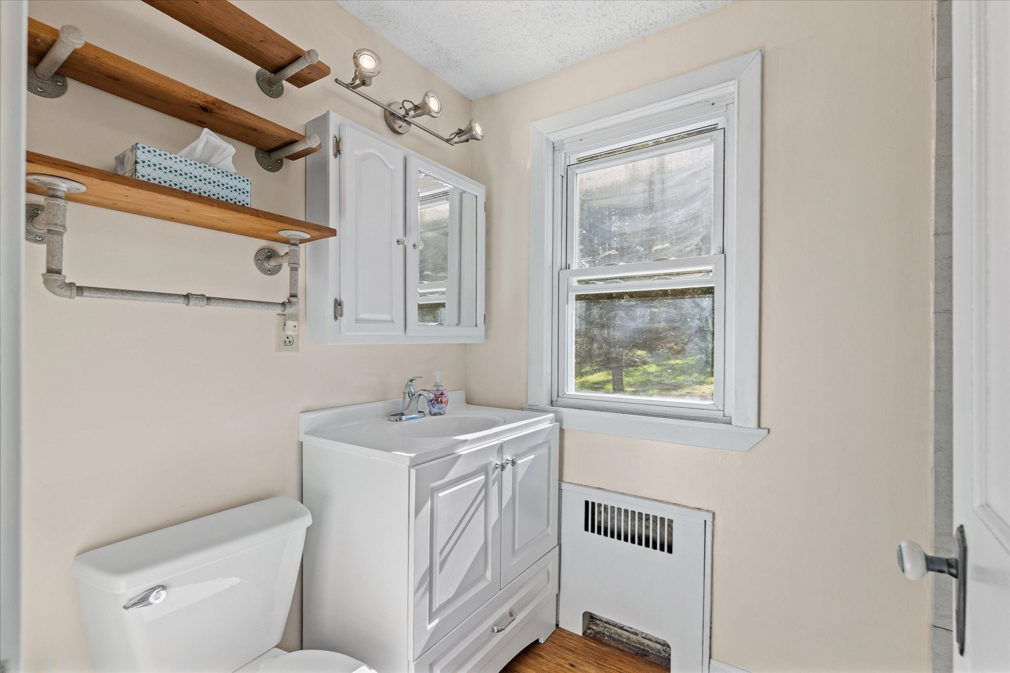 39 Southbridge Rd Property Photo 33