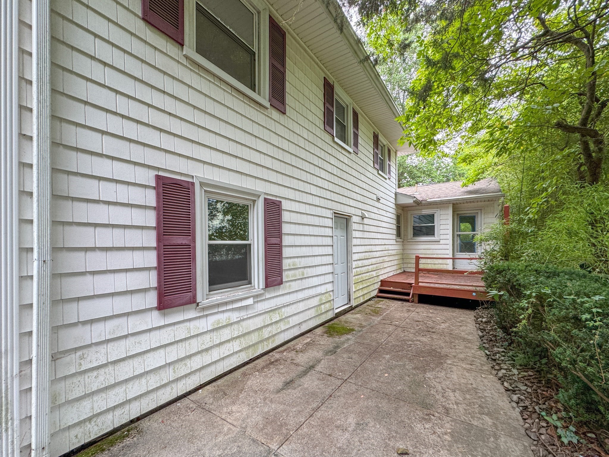 28 Hill Top Dr Property Photo 3