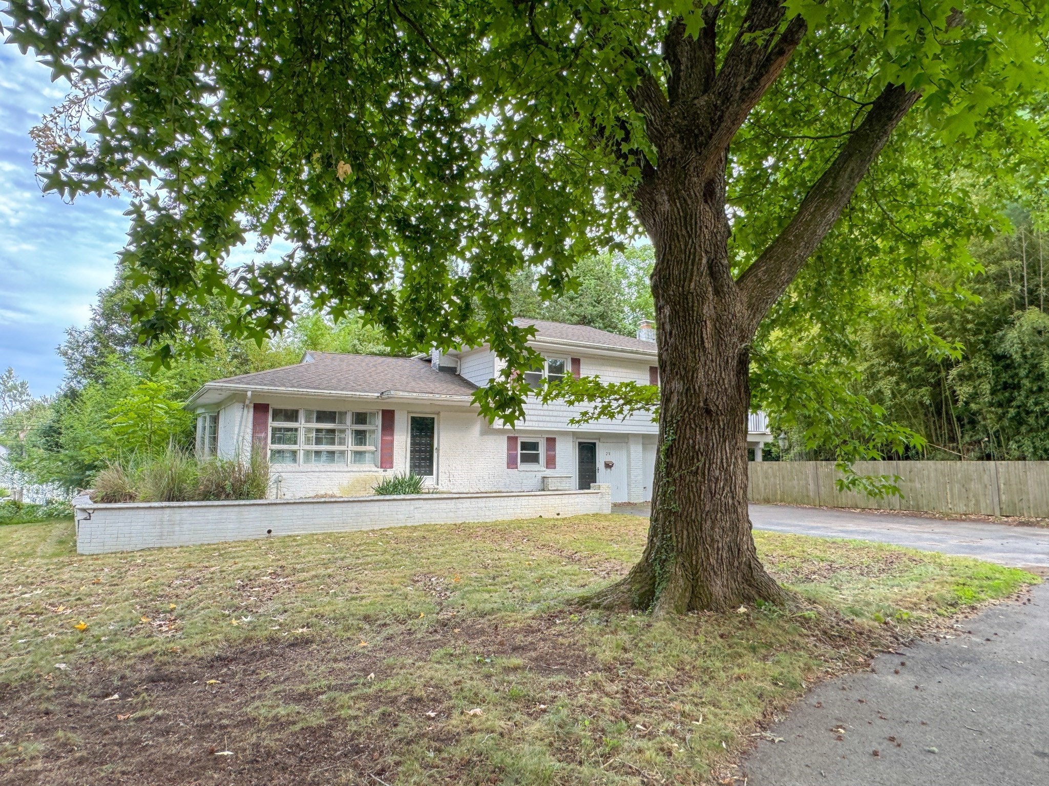 28 Hill Top Dr Property Photo 6