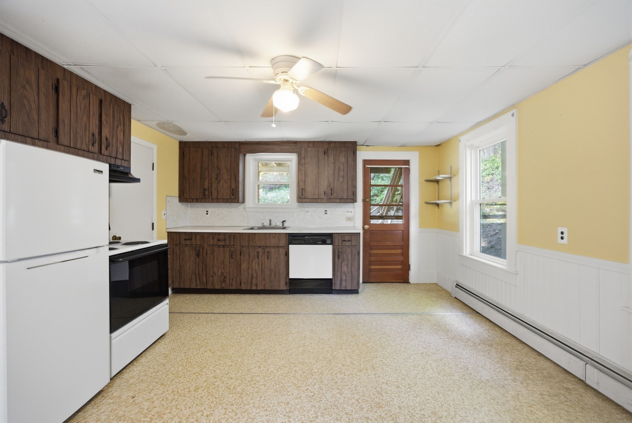 18 Oak St. Property Photo 7