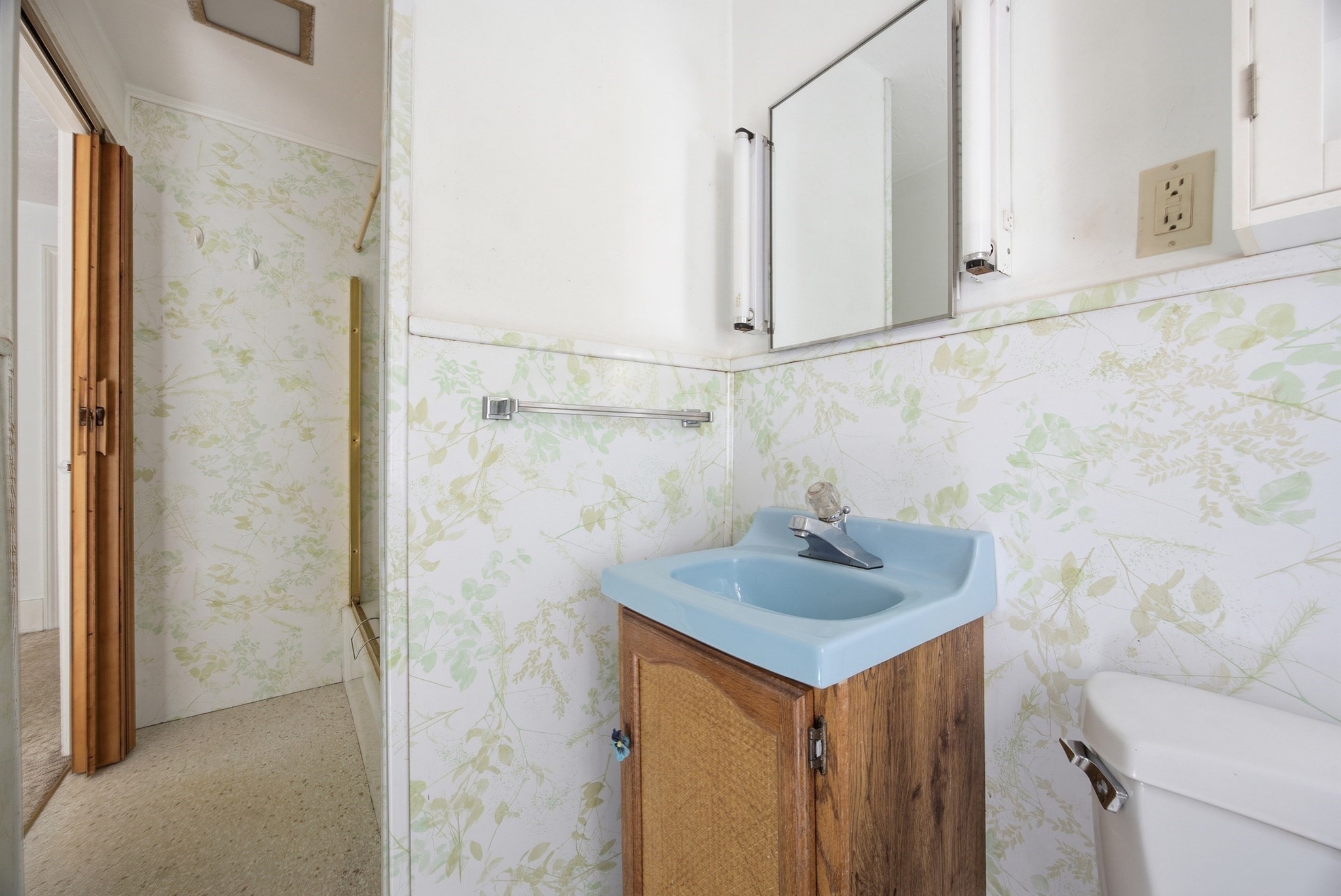 18 Oak St. Property Photo 25