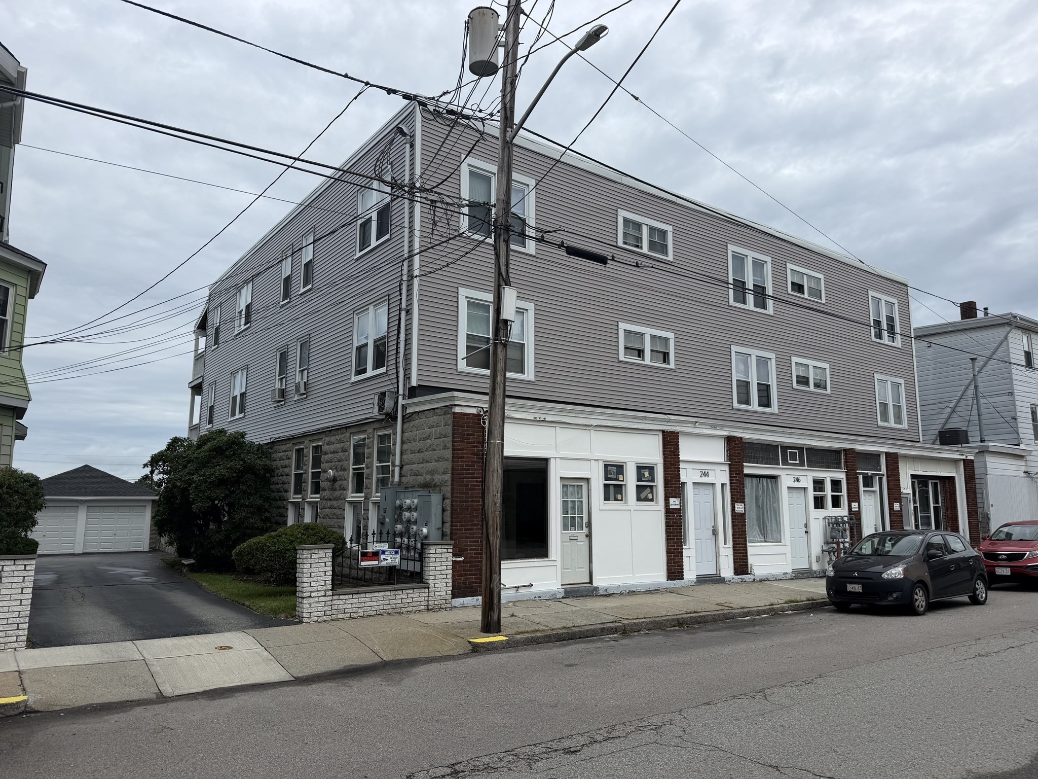 240 Osborn St Property Photo 2