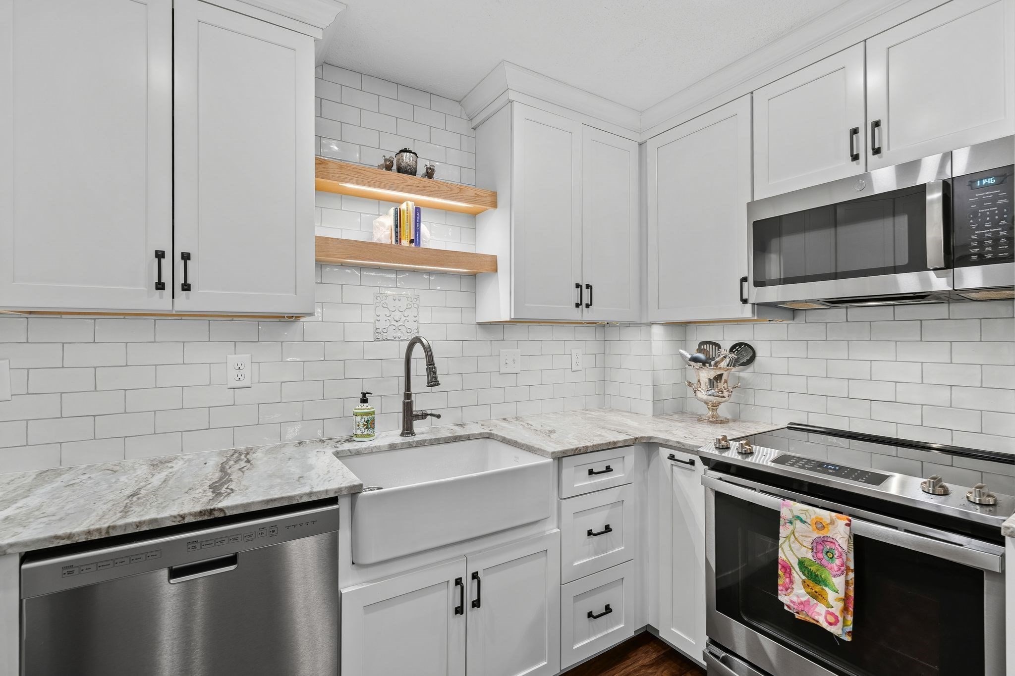 666 Main St # 310 Property Photo 4