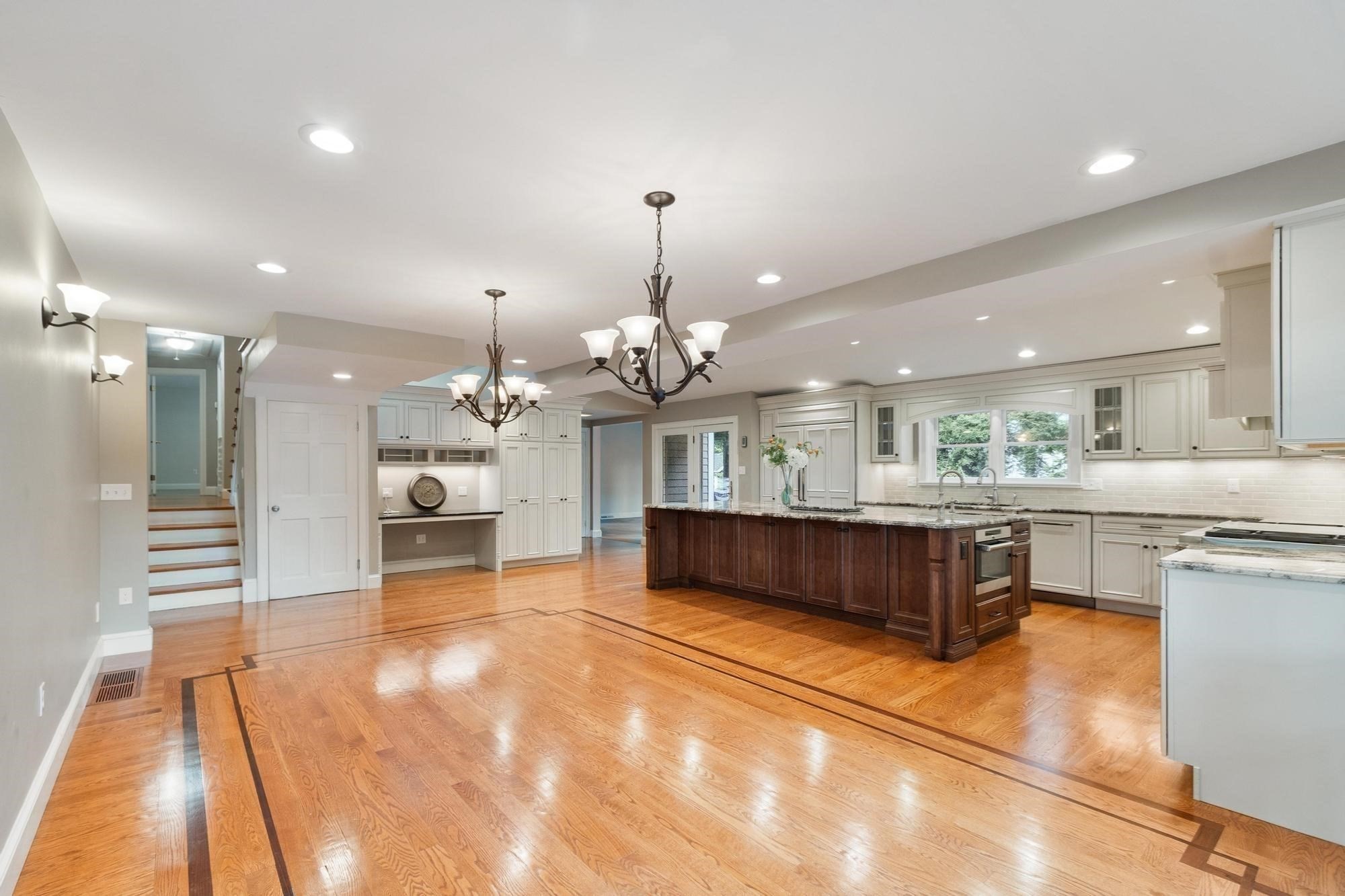 9 Lantern Rd Property Photo 9