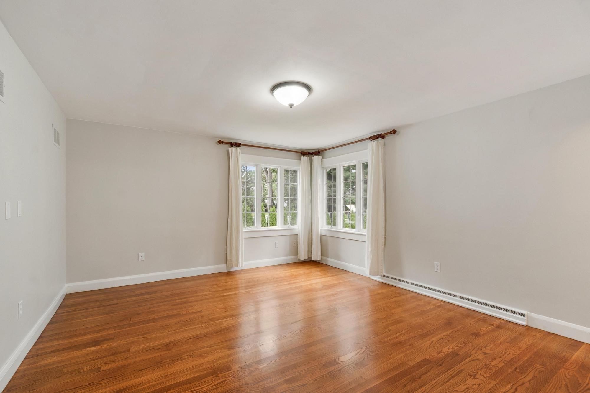 9 Lantern Rd Property Photo 18