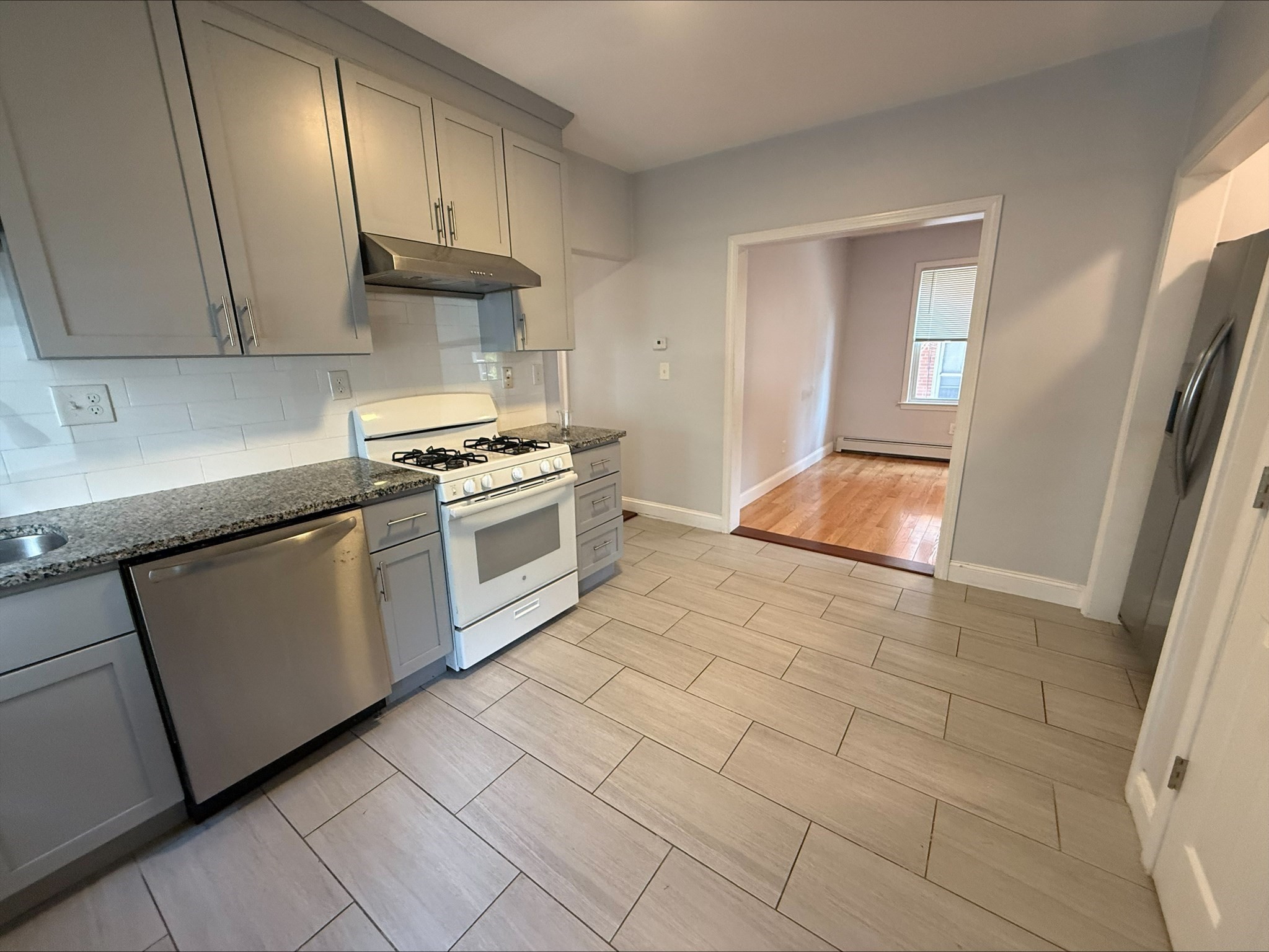 29 Waverly St # 1 Property Photo 1