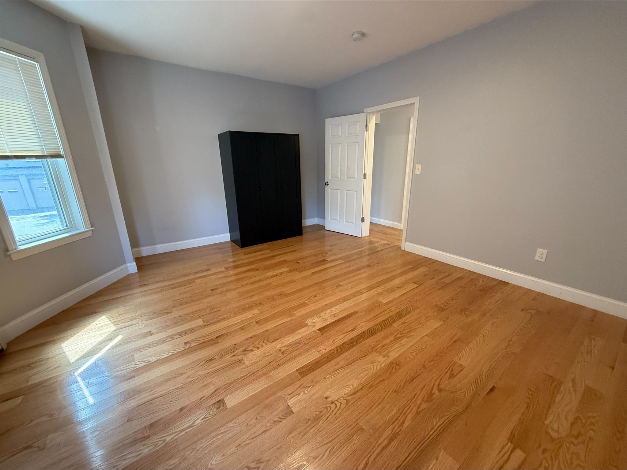 29 Waverly St # 1 Property Photo 3