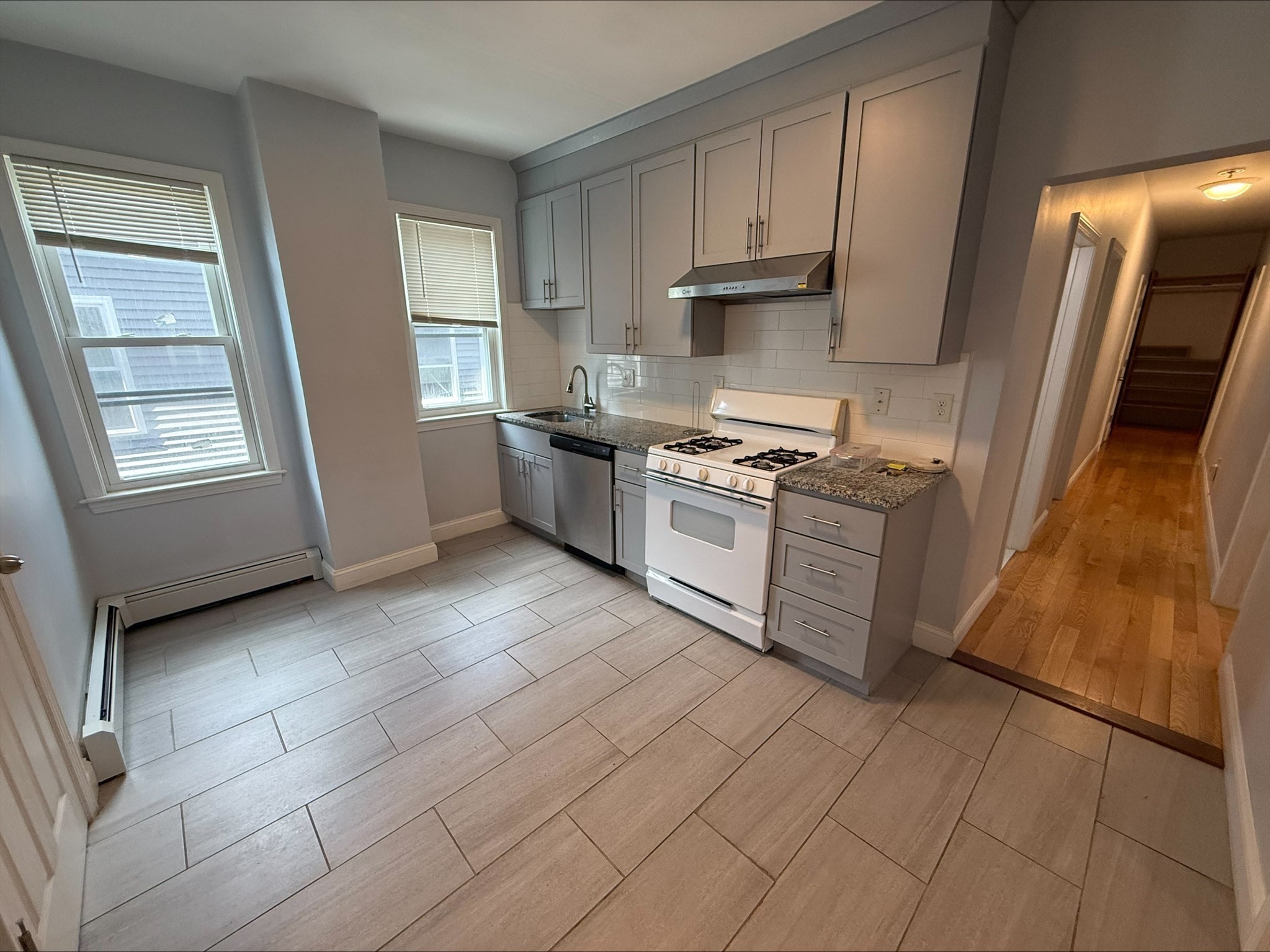 29 Waverly St # 2 Property Photo 1