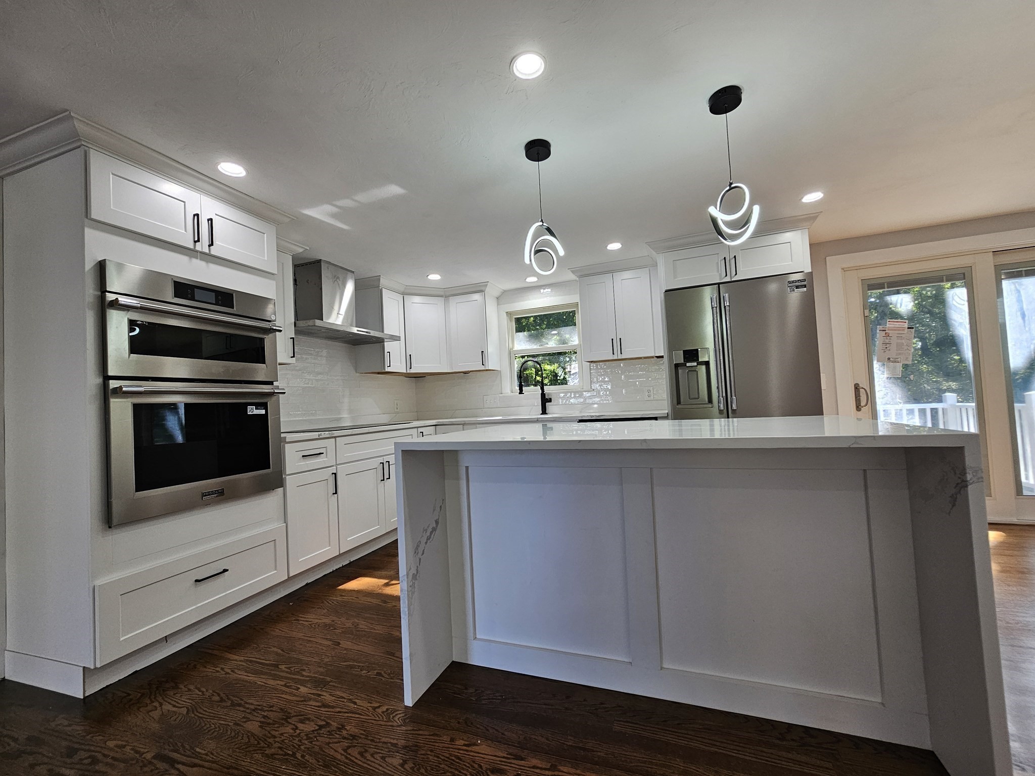 165 Newbury St Property Photo 3