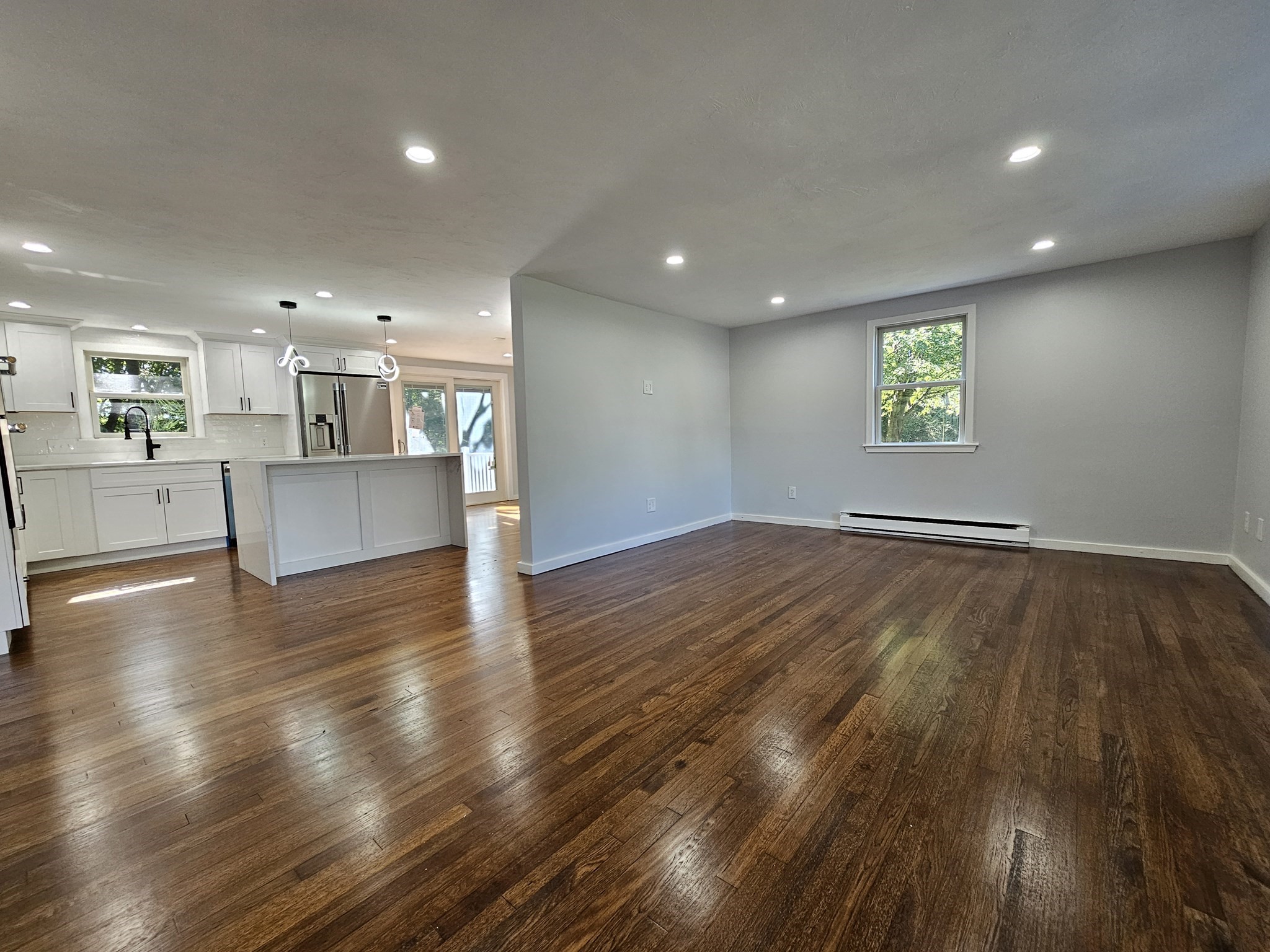 165 Newbury St Property Photo 8