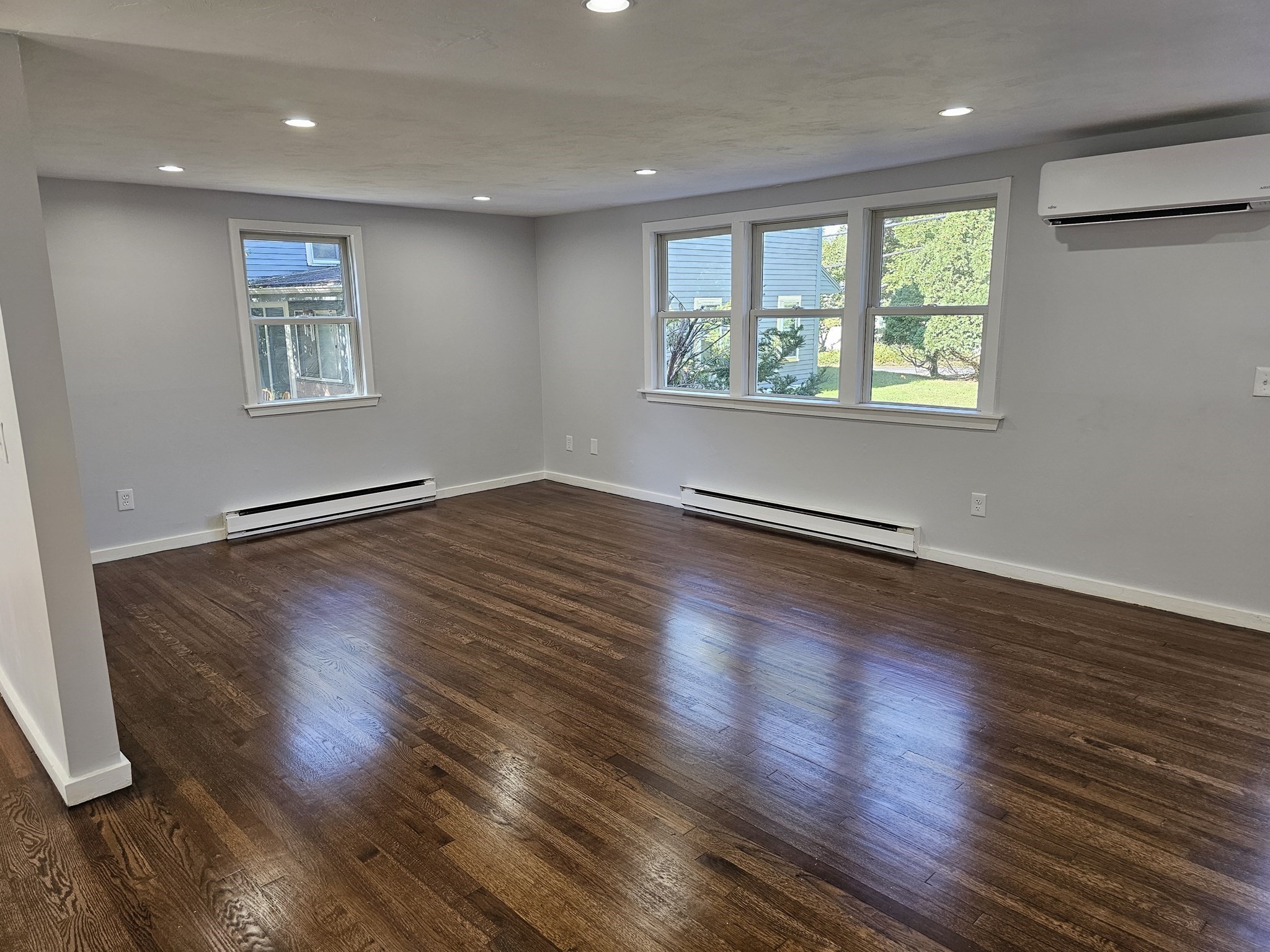 165 Newbury St Property Photo 10