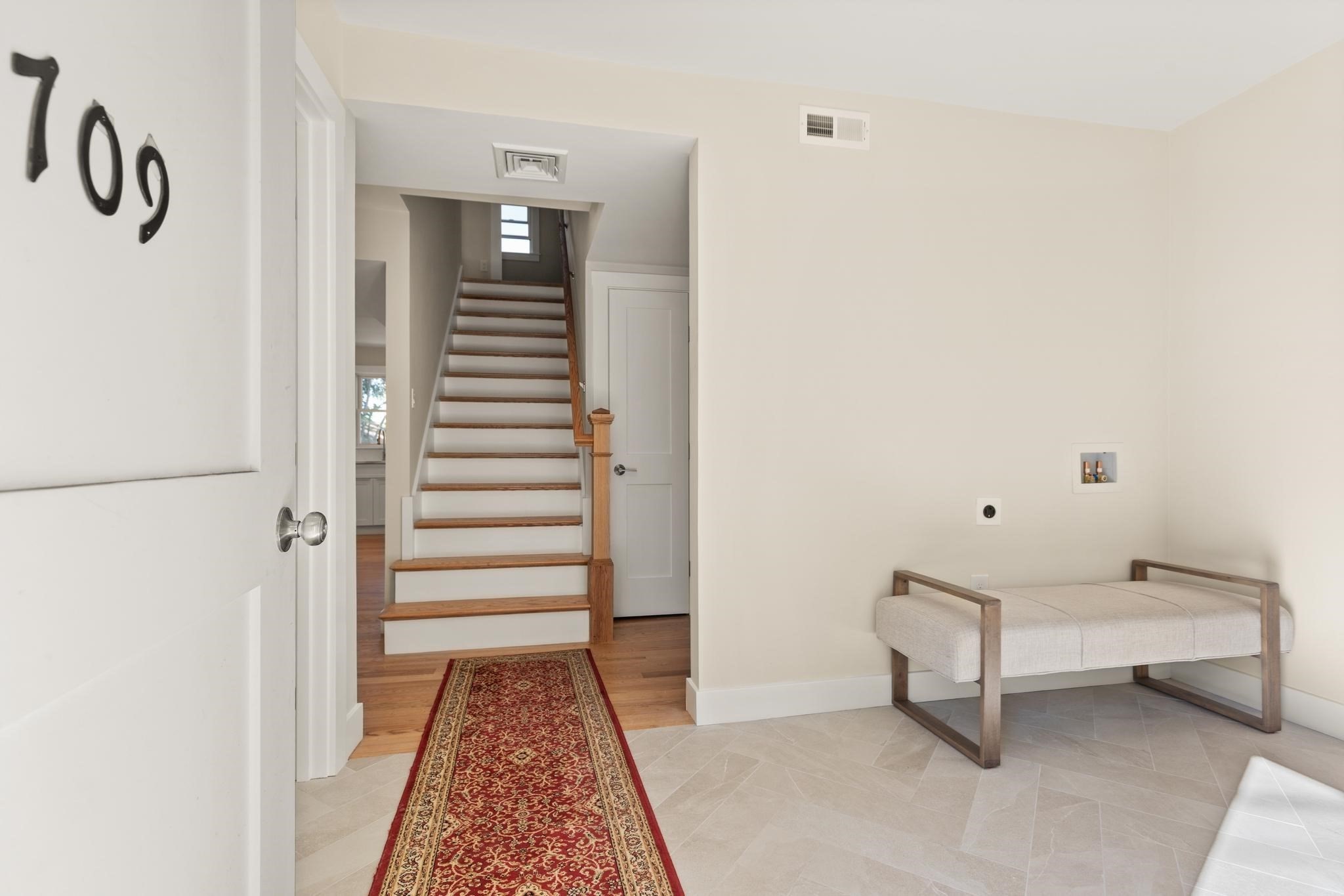 709 Belmont St Property Photo 5