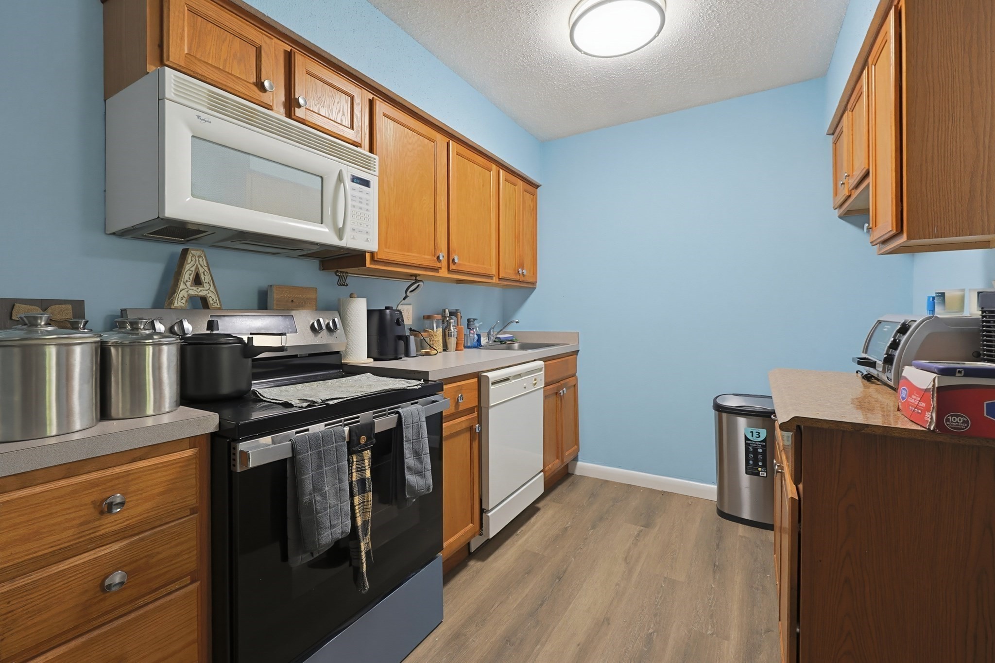 22 Dailey St # F Property Photo 7