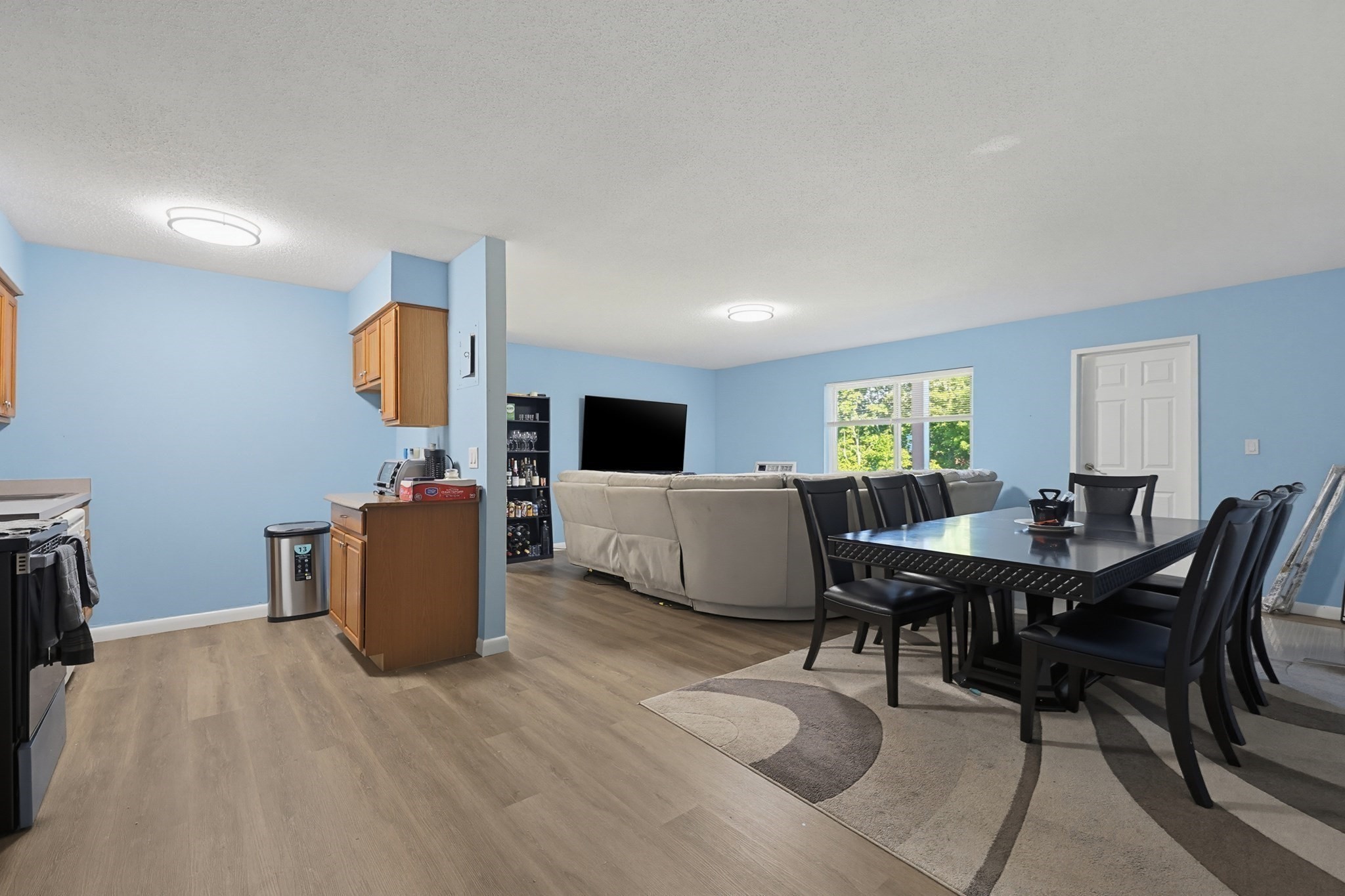 22 Dailey St # F Property Photo 10