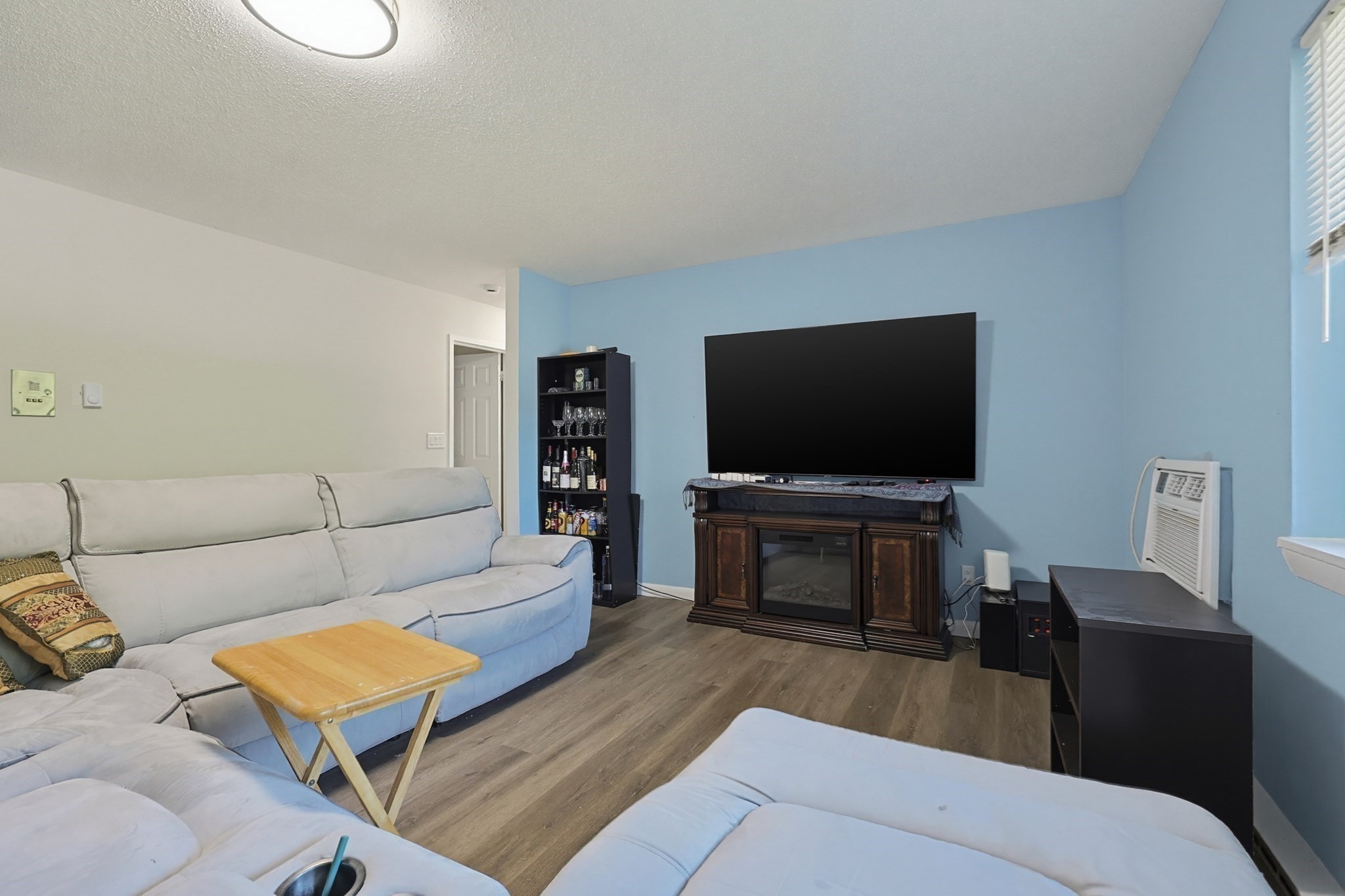 22 Dailey St # F Property Photo 14