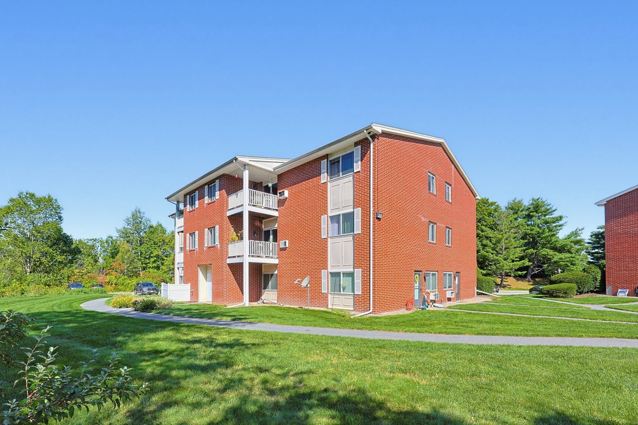 22 Dailey St # F Property Photo 28
