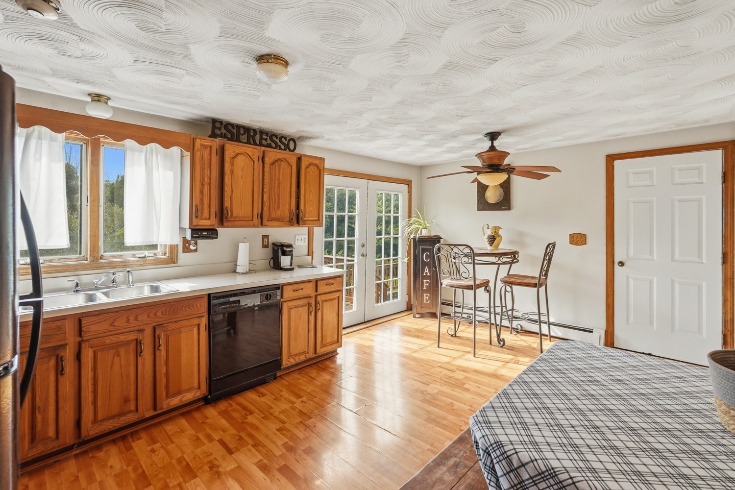 4 Henry Marsh Rd # B Property Photo 5
