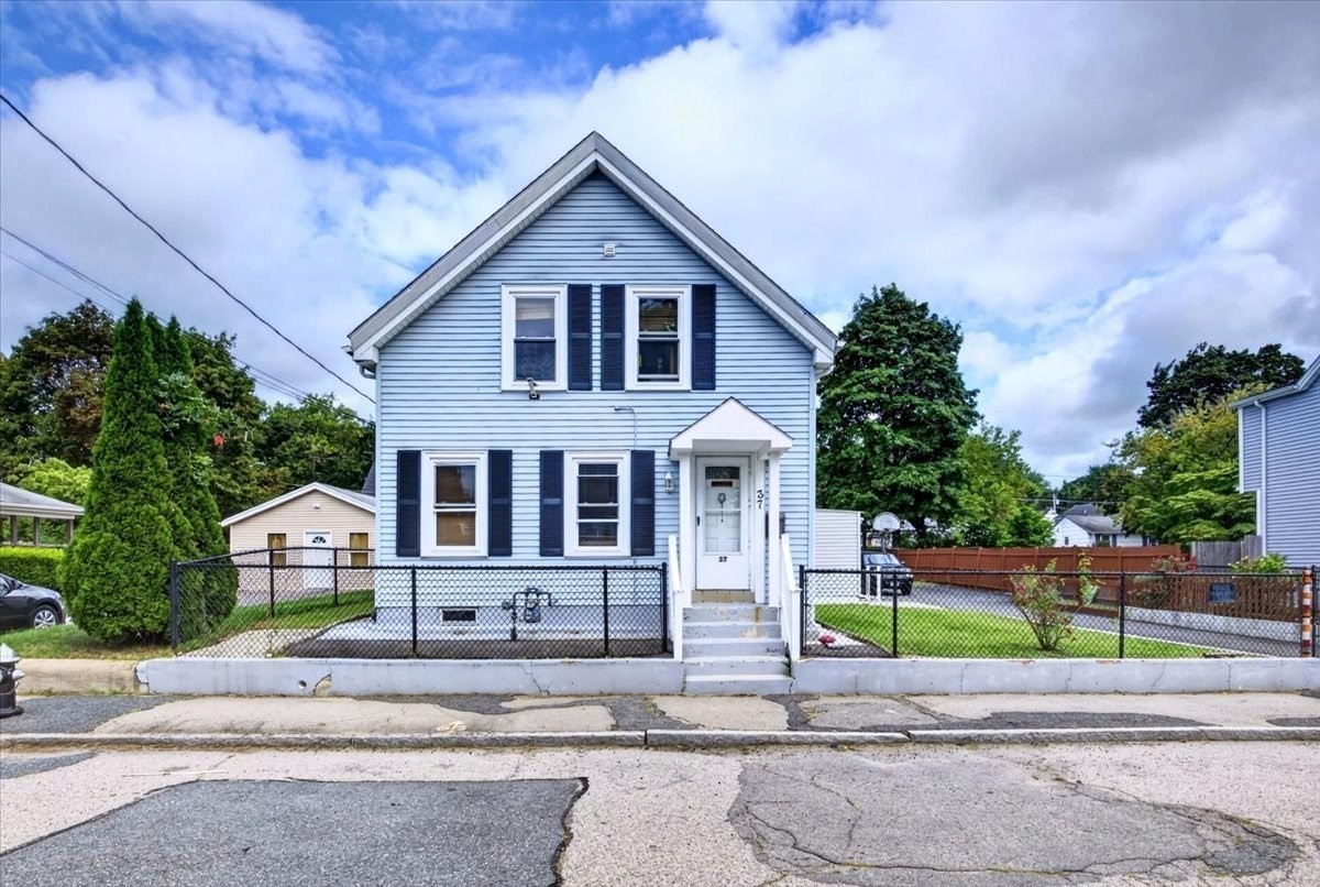 37 Taber Ave Property Photo 2
