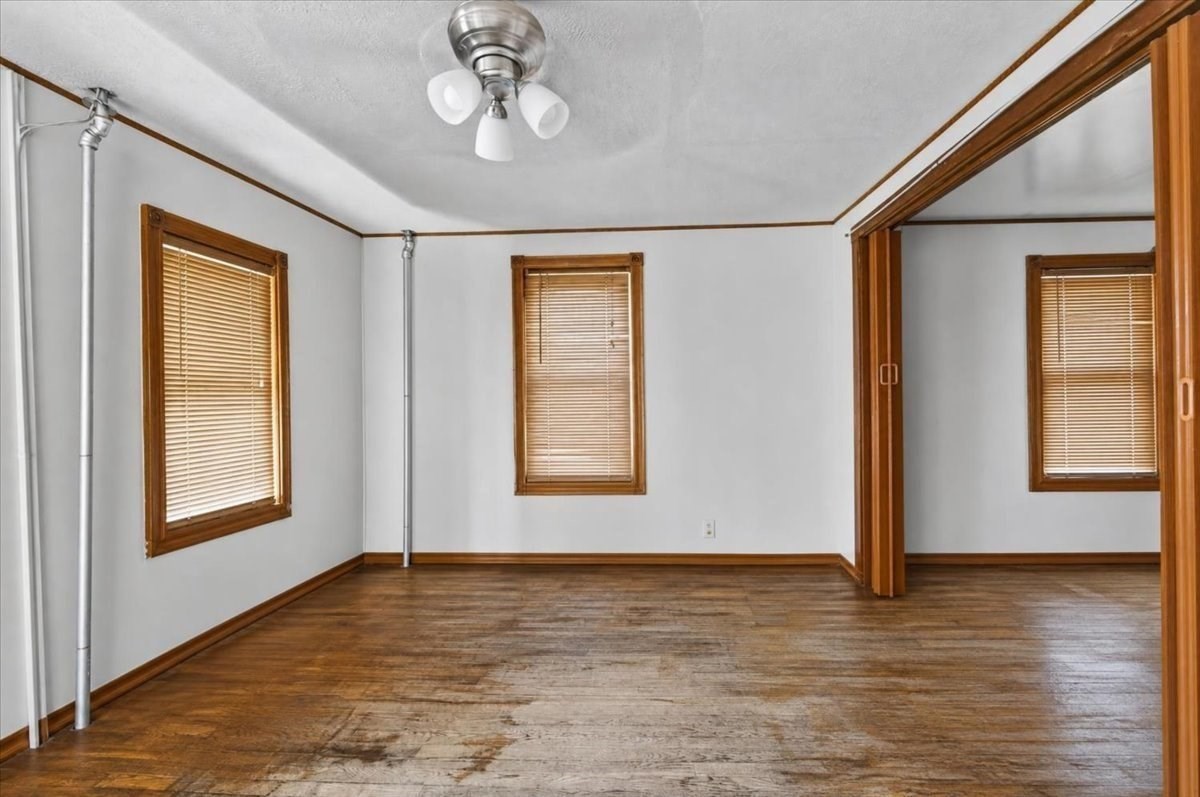 37 Taber Ave Property Photo 6