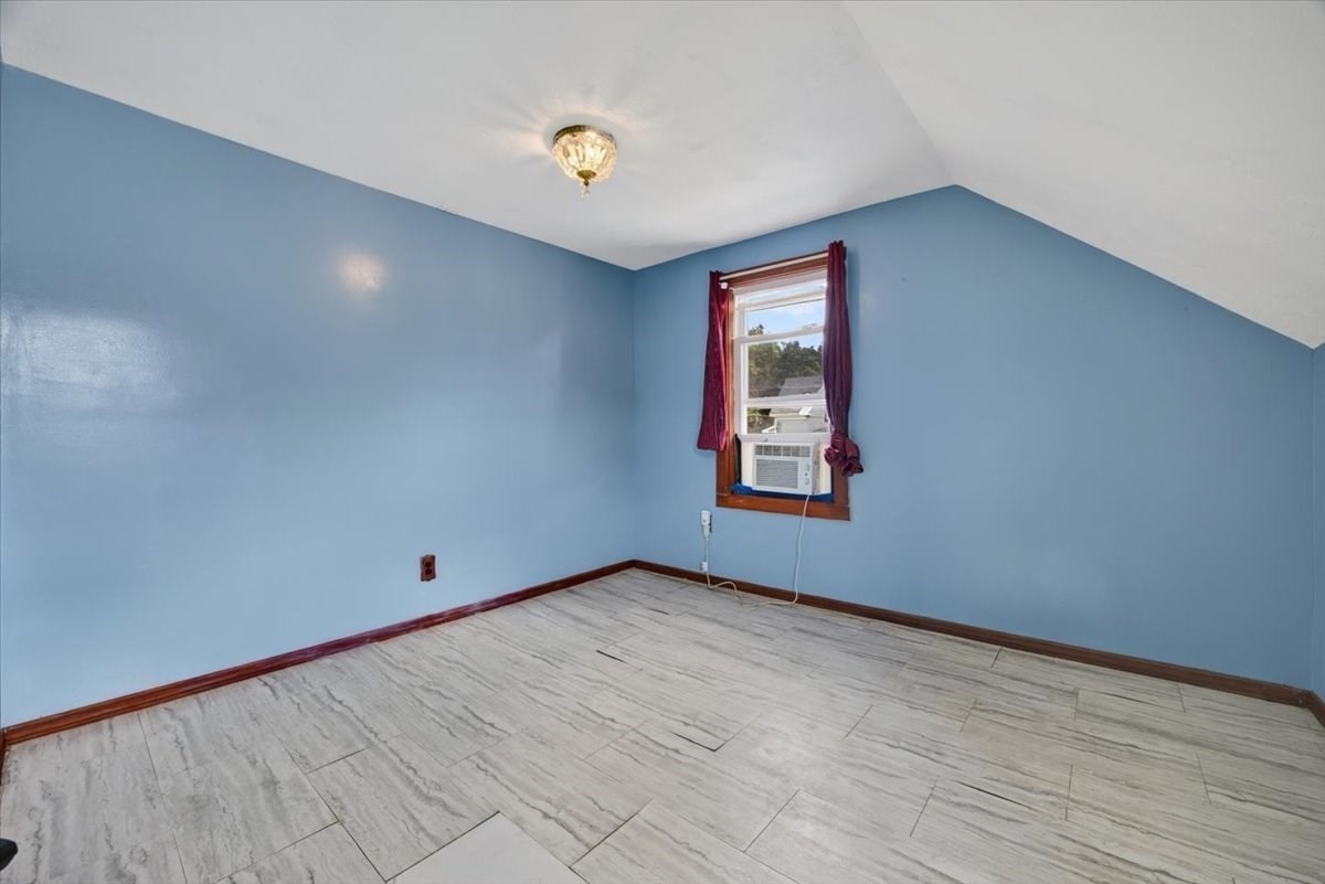 37 Taber Ave Property Photo 12
