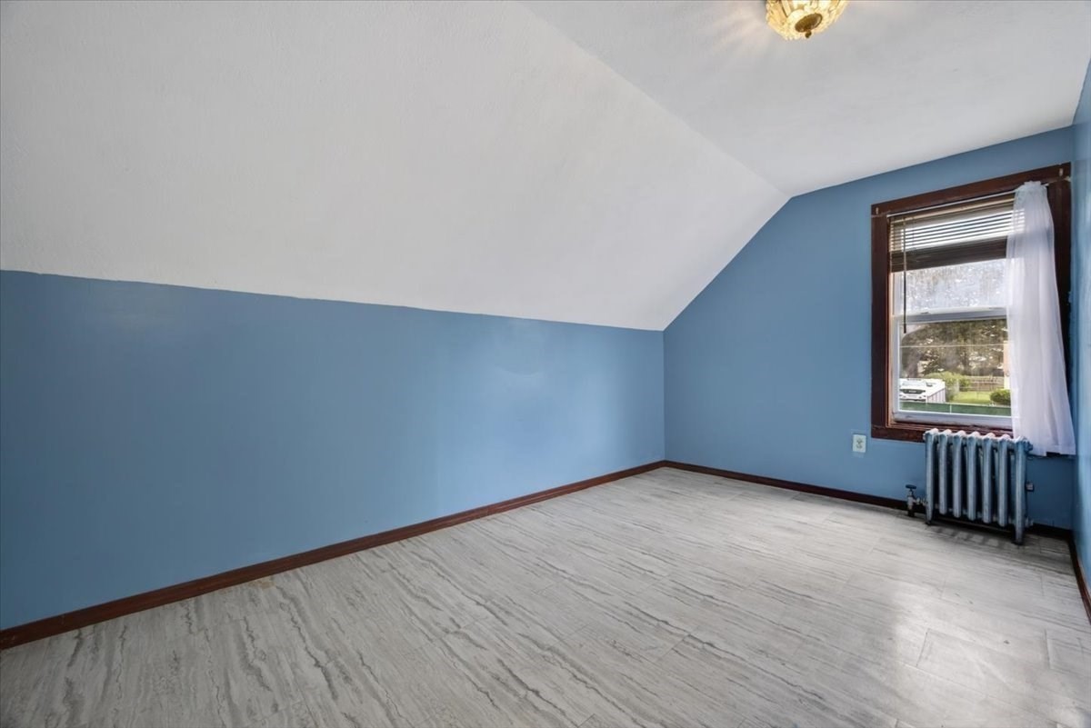 37 Taber Ave Property Photo 15