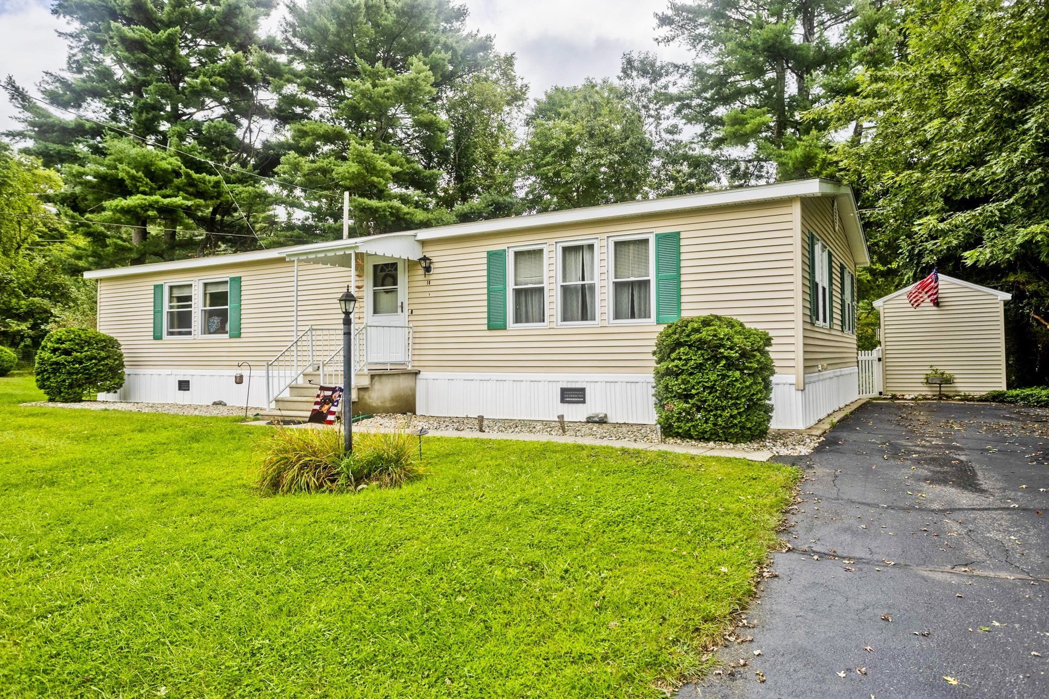 14 Sunnydale Circle Property Photo 1