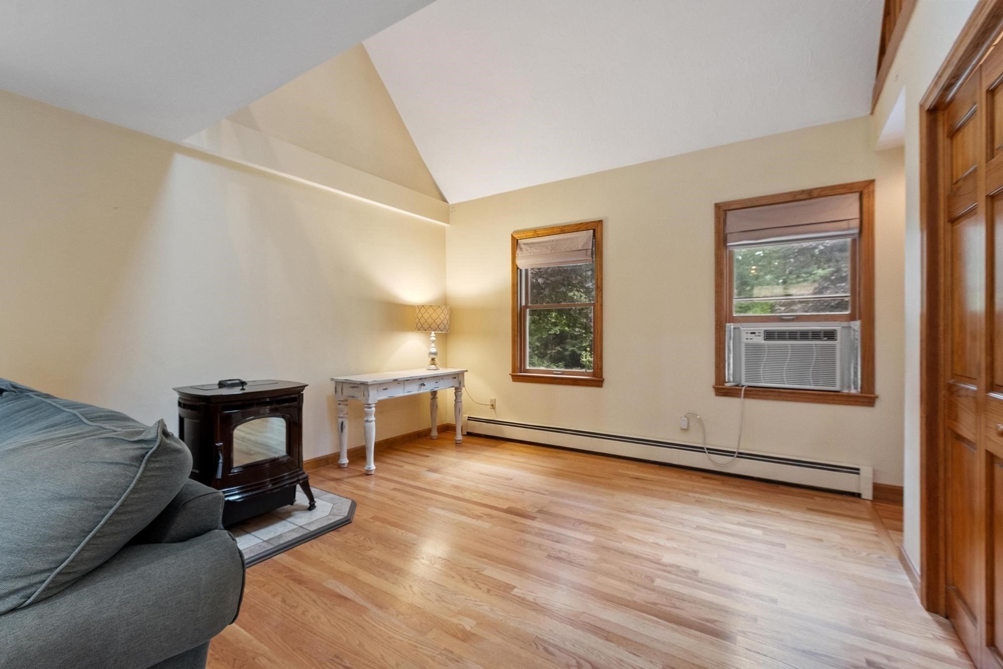 10 Hog Hill Rd Property Photo 22