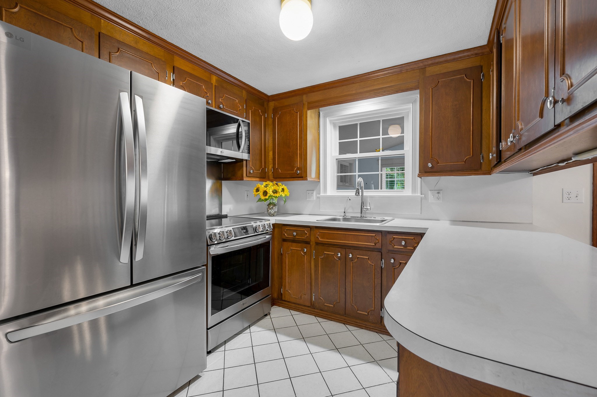 6 Murphy Circle Property Photo 8