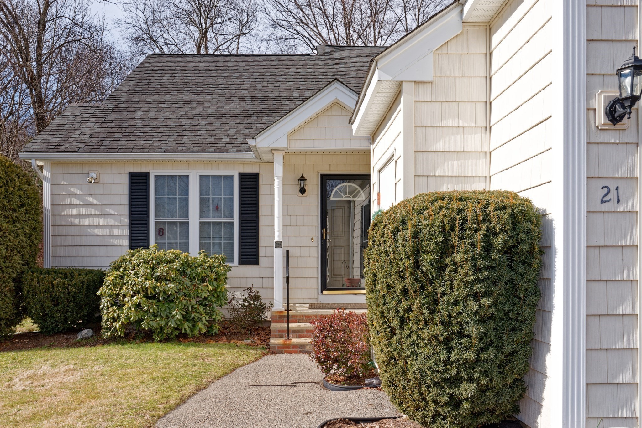 21 Surry Dr # 21 Property Photo 1
