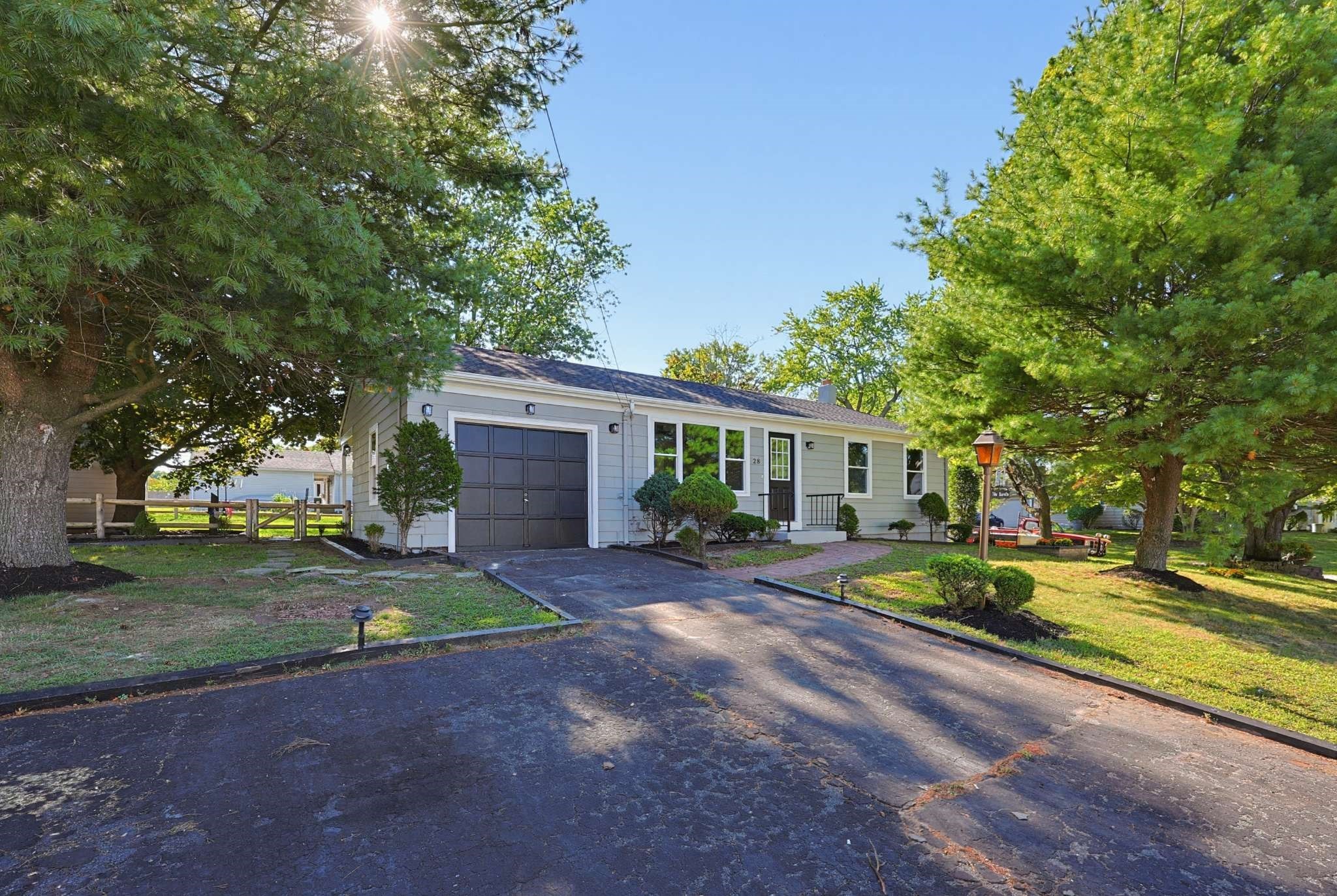 28 Deerfield Rd Property Photo 3