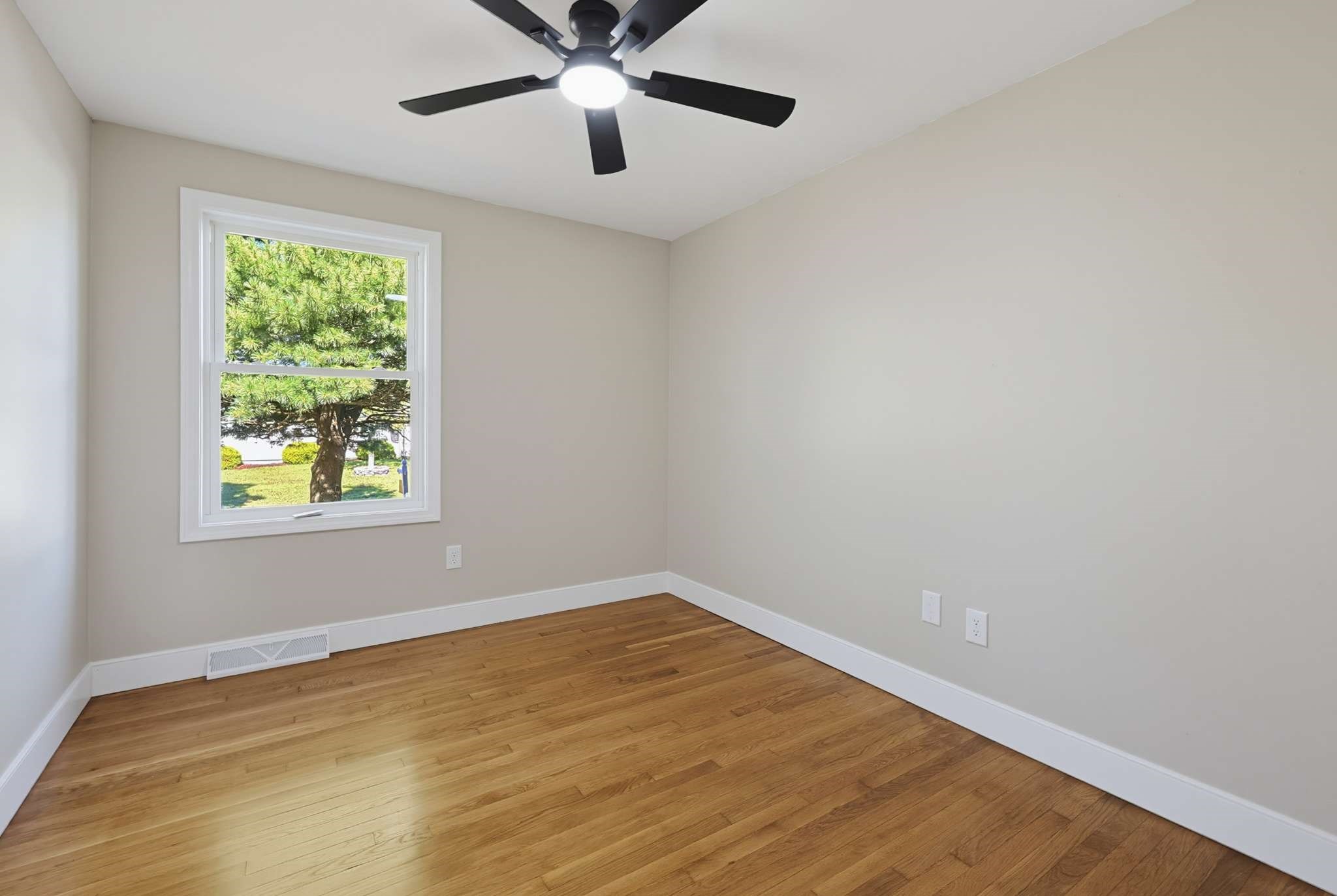 28 Deerfield Rd Property Photo 16