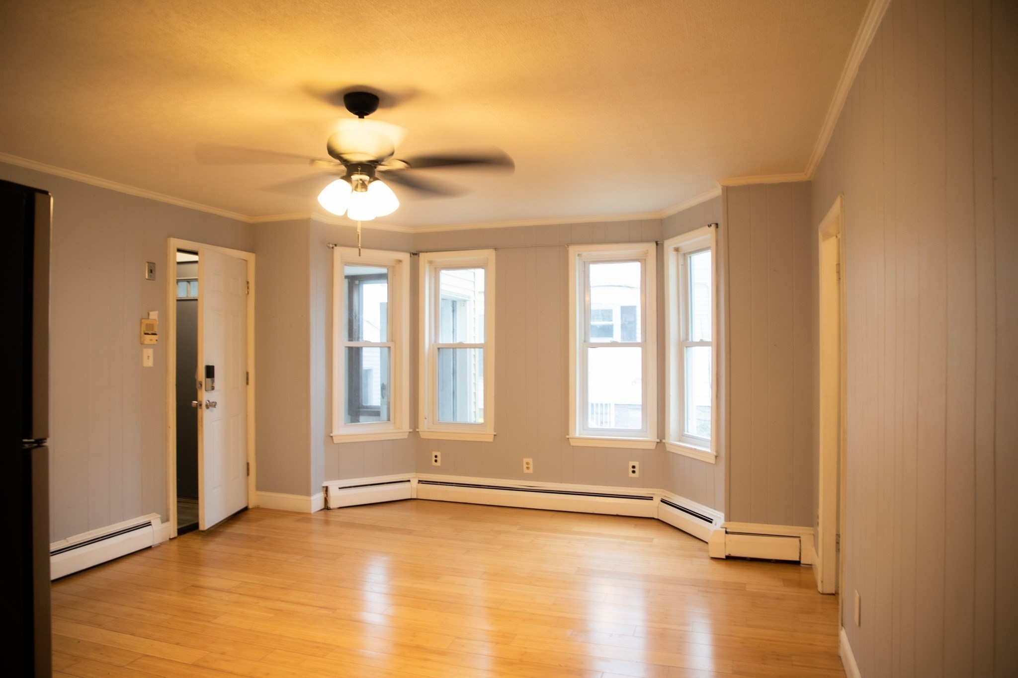 73 Wooley St Property Photo 2